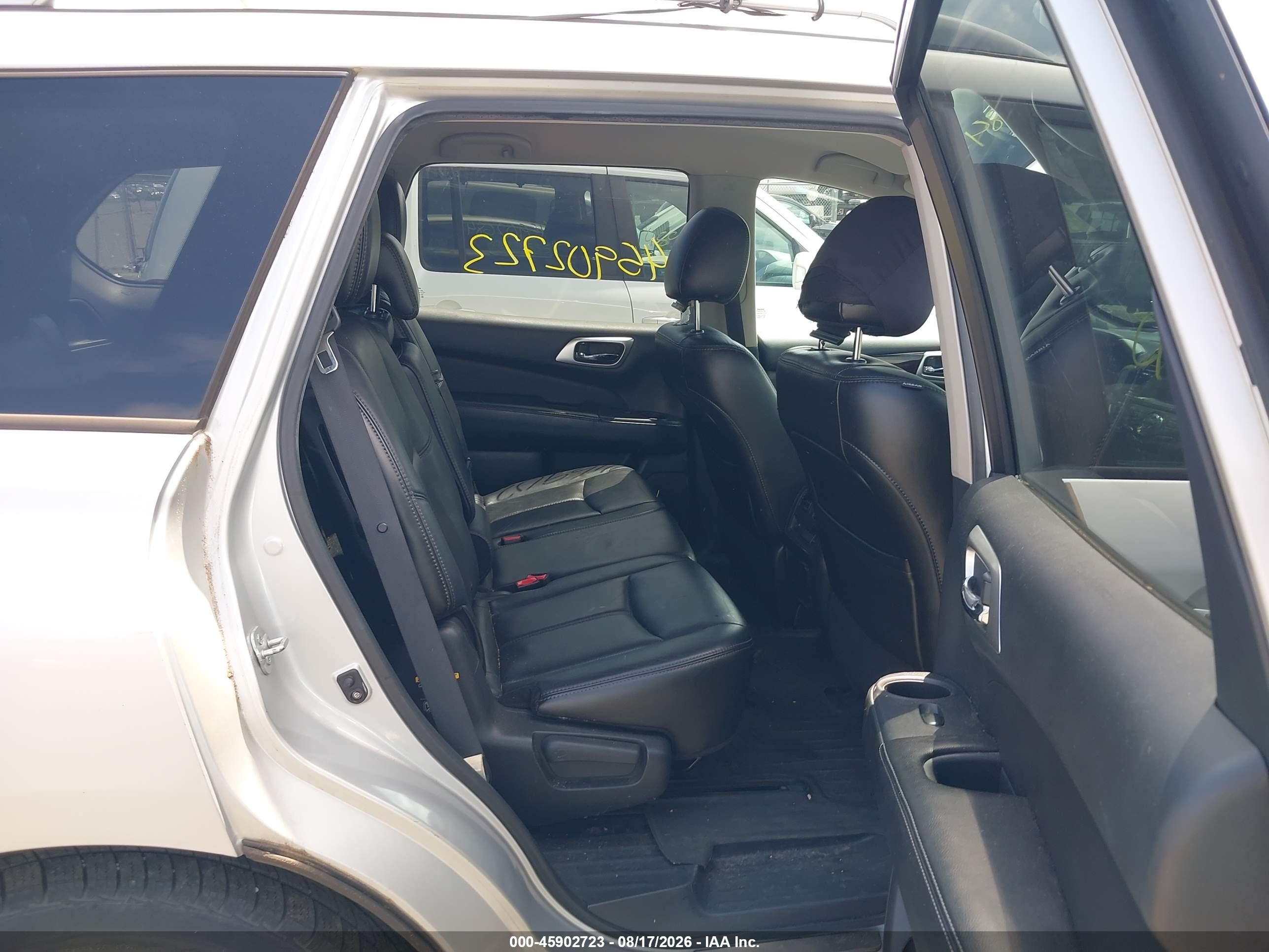 2014 Nissan Pathfinder Platinum Silver vin: 5N1AR2MM3EC607823