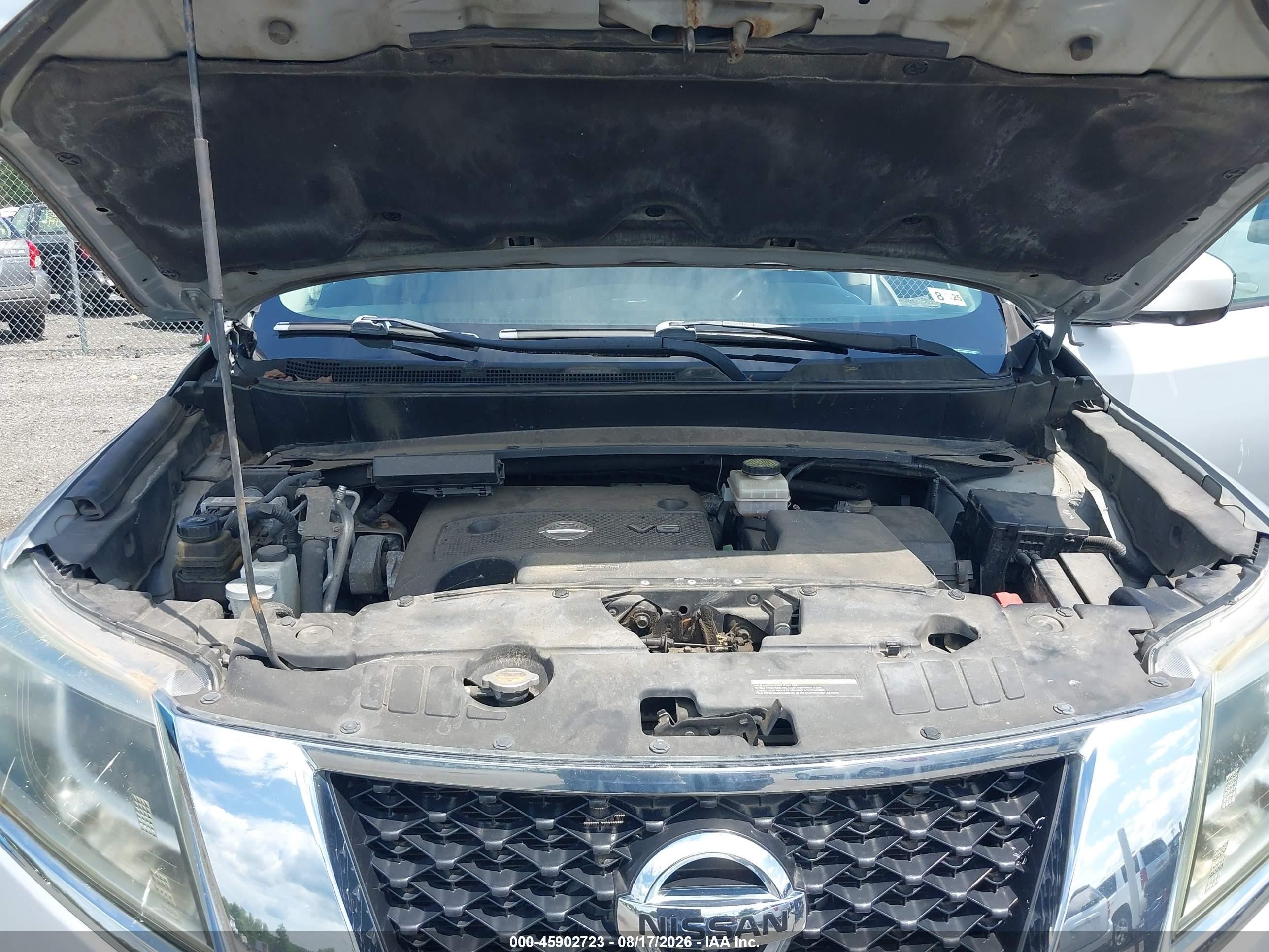 2014 Nissan Pathfinder Platinum Silver vin: 5N1AR2MM3EC607823