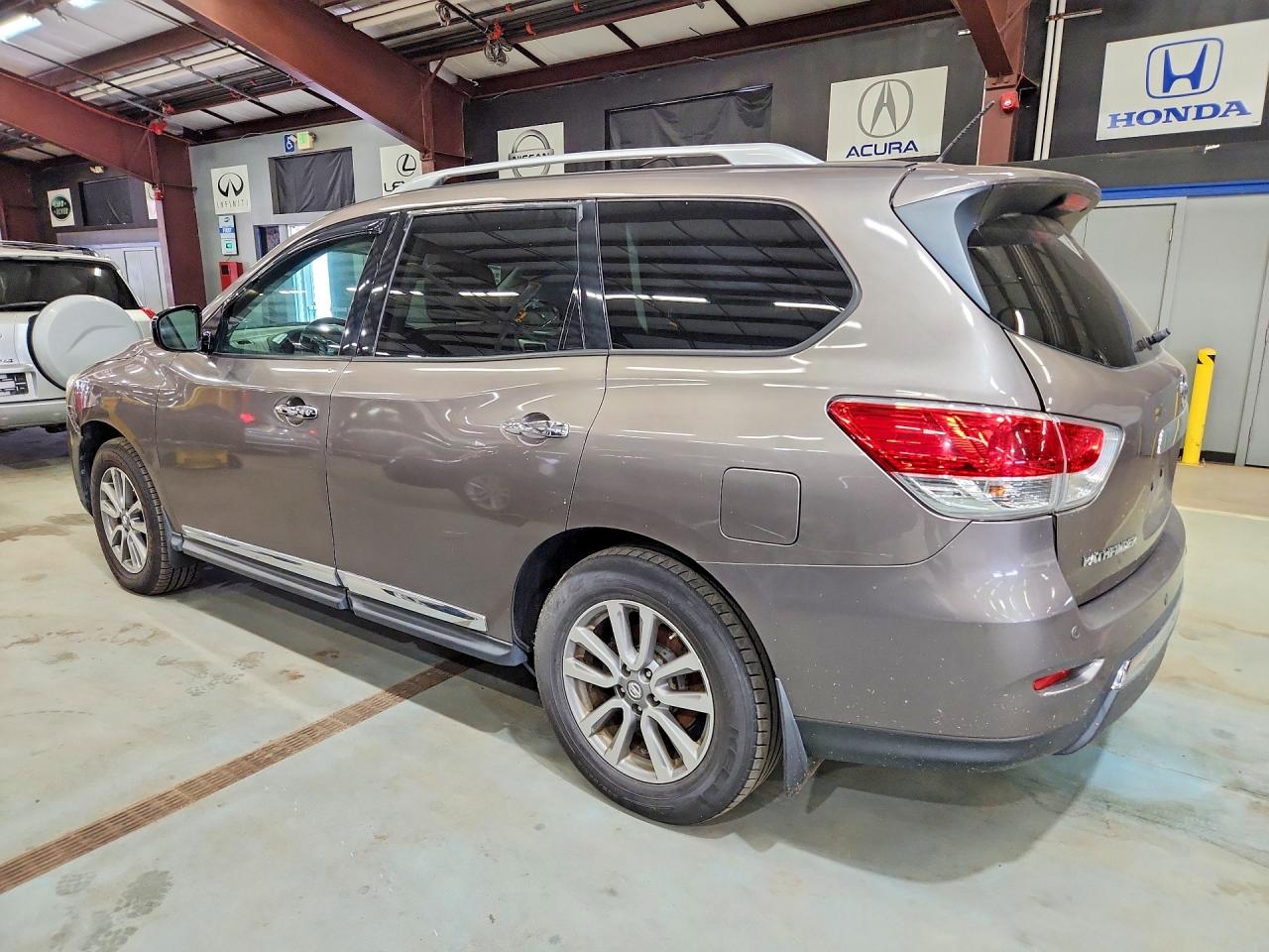 2014 Nissan Pathfinder S Gray vin: 5N1AR2MM3EC607952