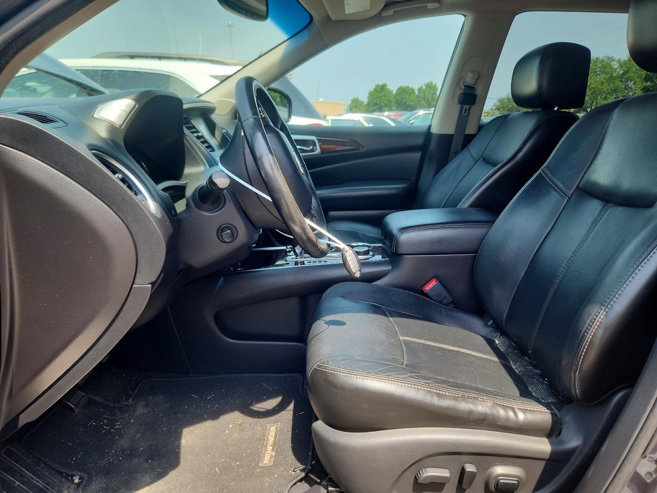 2014 Nissan Pathfinder S Серый vin: 5N1AR2MM3EC626937