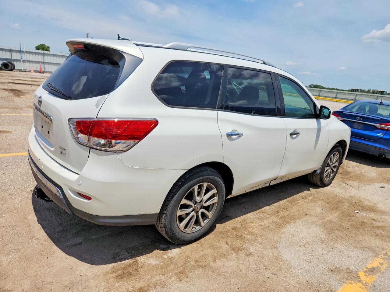 2014 Nissan Pathfinder Sv White vin: 5N1AR2MM3EC628316