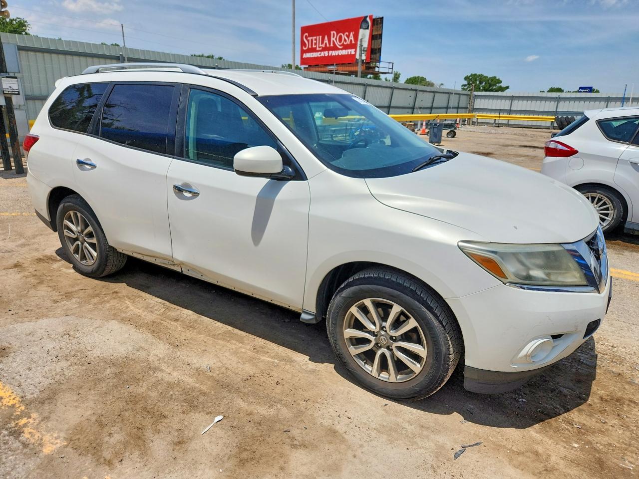 2014 Nissan Pathfinder Sv White vin: 5N1AR2MM3EC628316