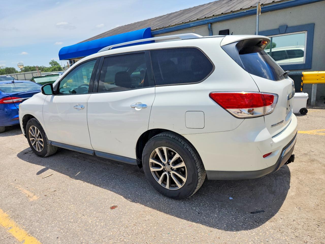 2014 Nissan Pathfinder Sv White vin: 5N1AR2MM3EC628316