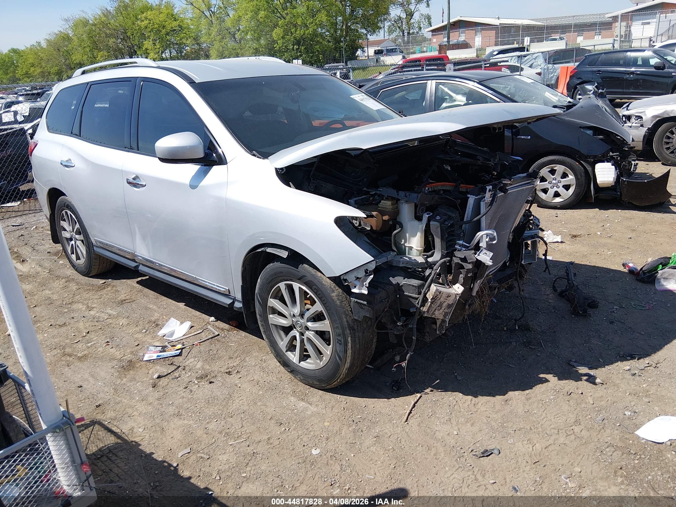 2014 Nissan Pathfinder Sl Silver vin: 5N1AR2MM3EC651580