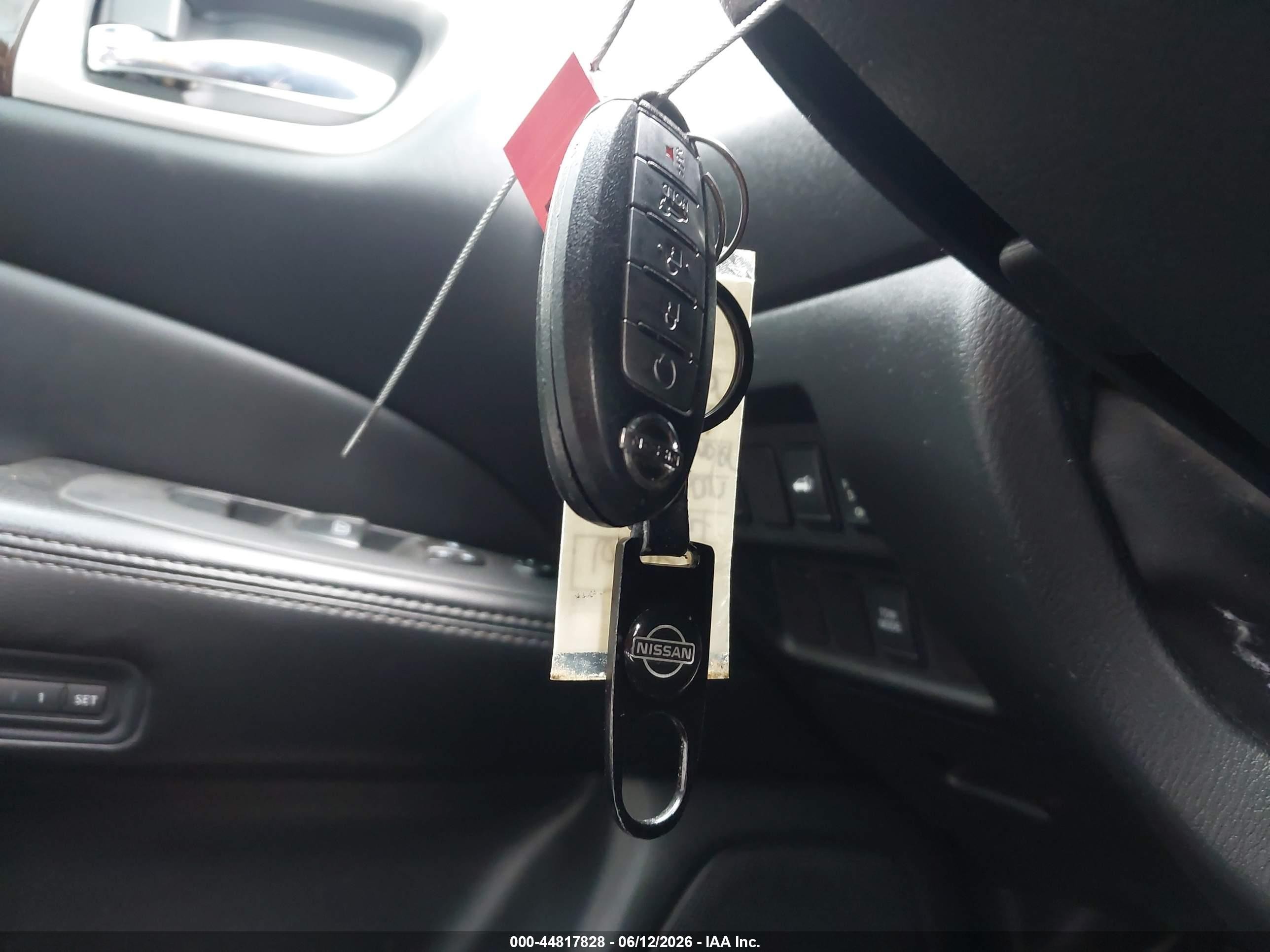 2014 Nissan Pathfinder Sl Silver vin: 5N1AR2MM3EC651580