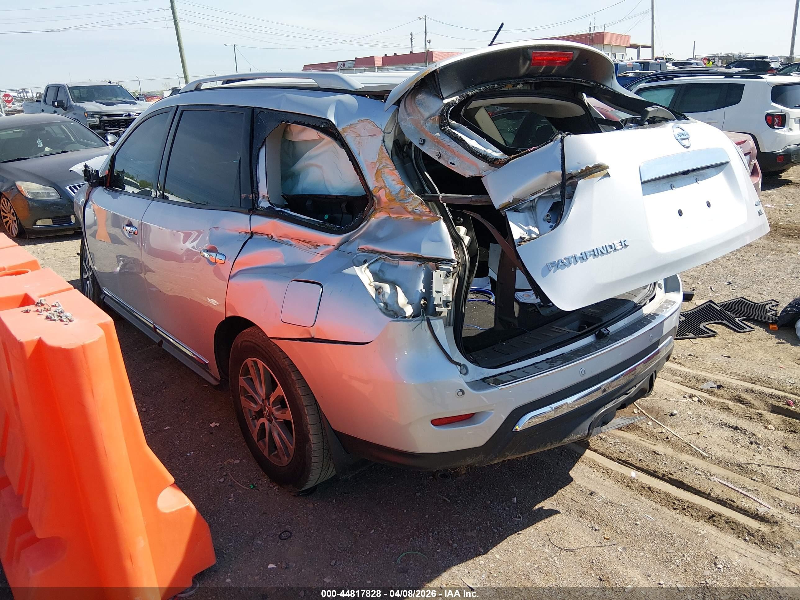 2014 Nissan Pathfinder Sl Silver vin: 5N1AR2MM3EC651580