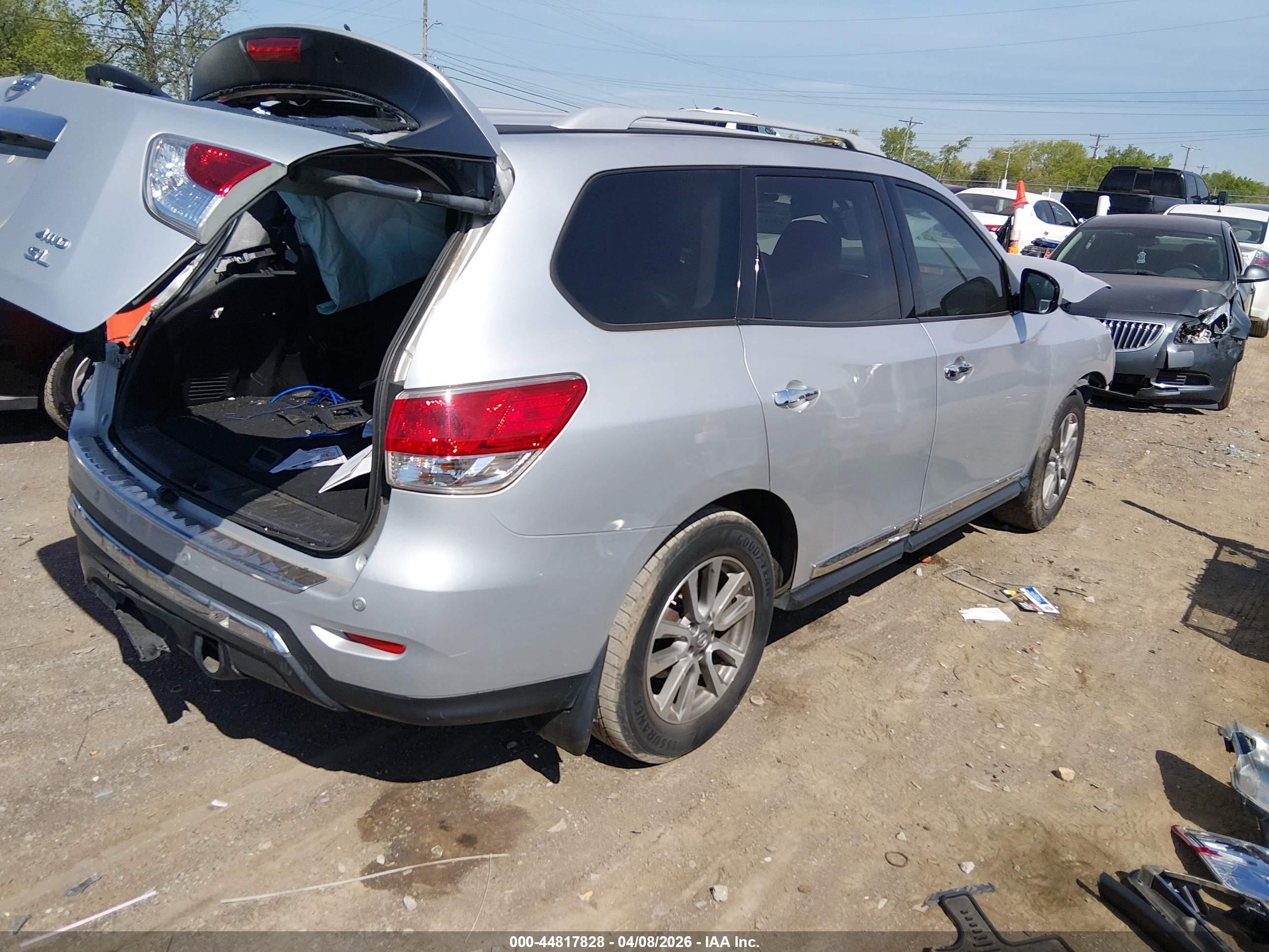2014 Nissan Pathfinder Sl Silver vin: 5N1AR2MM3EC651580