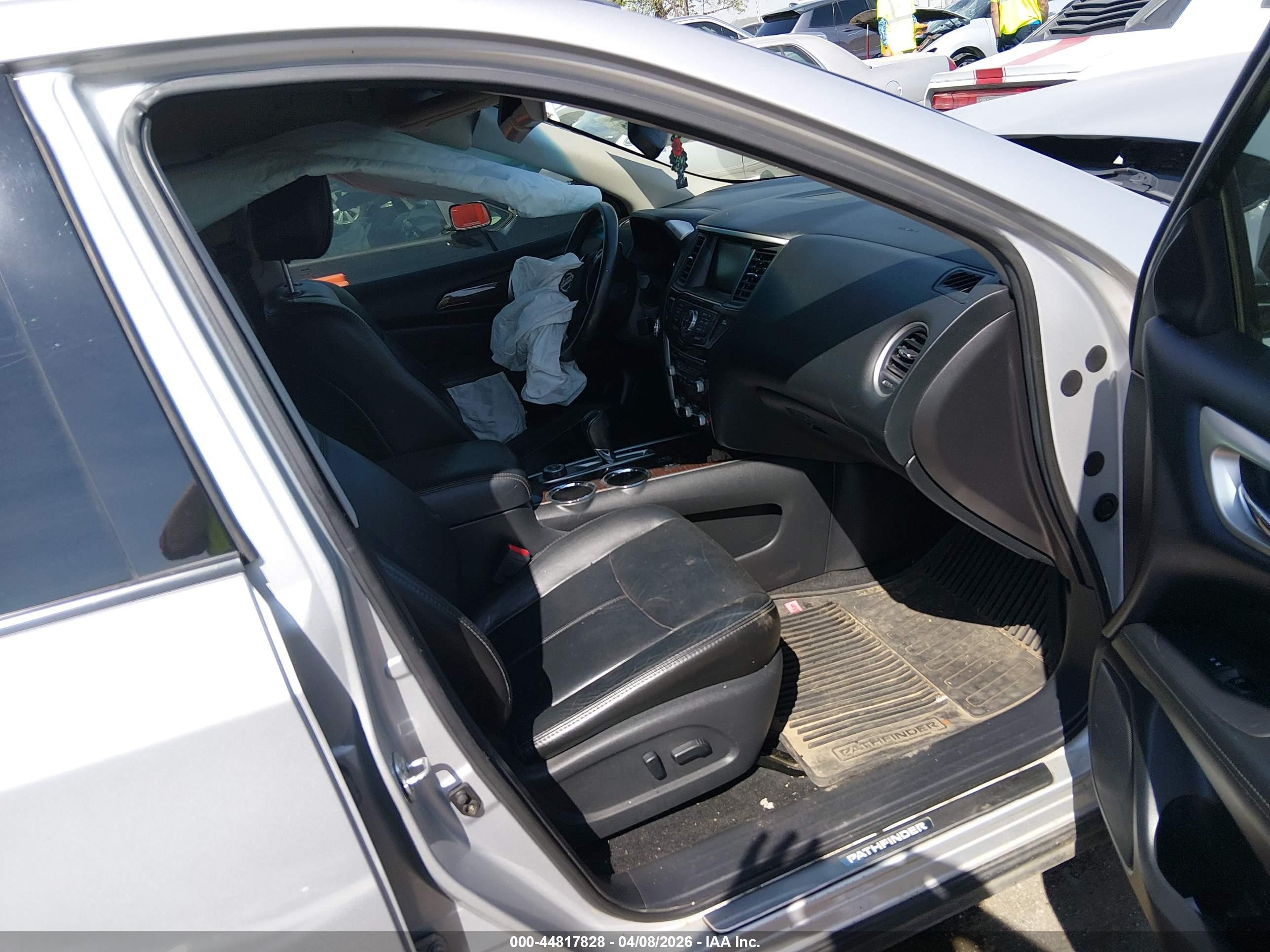2014 Nissan Pathfinder Sl Silver vin: 5N1AR2MM3EC651580