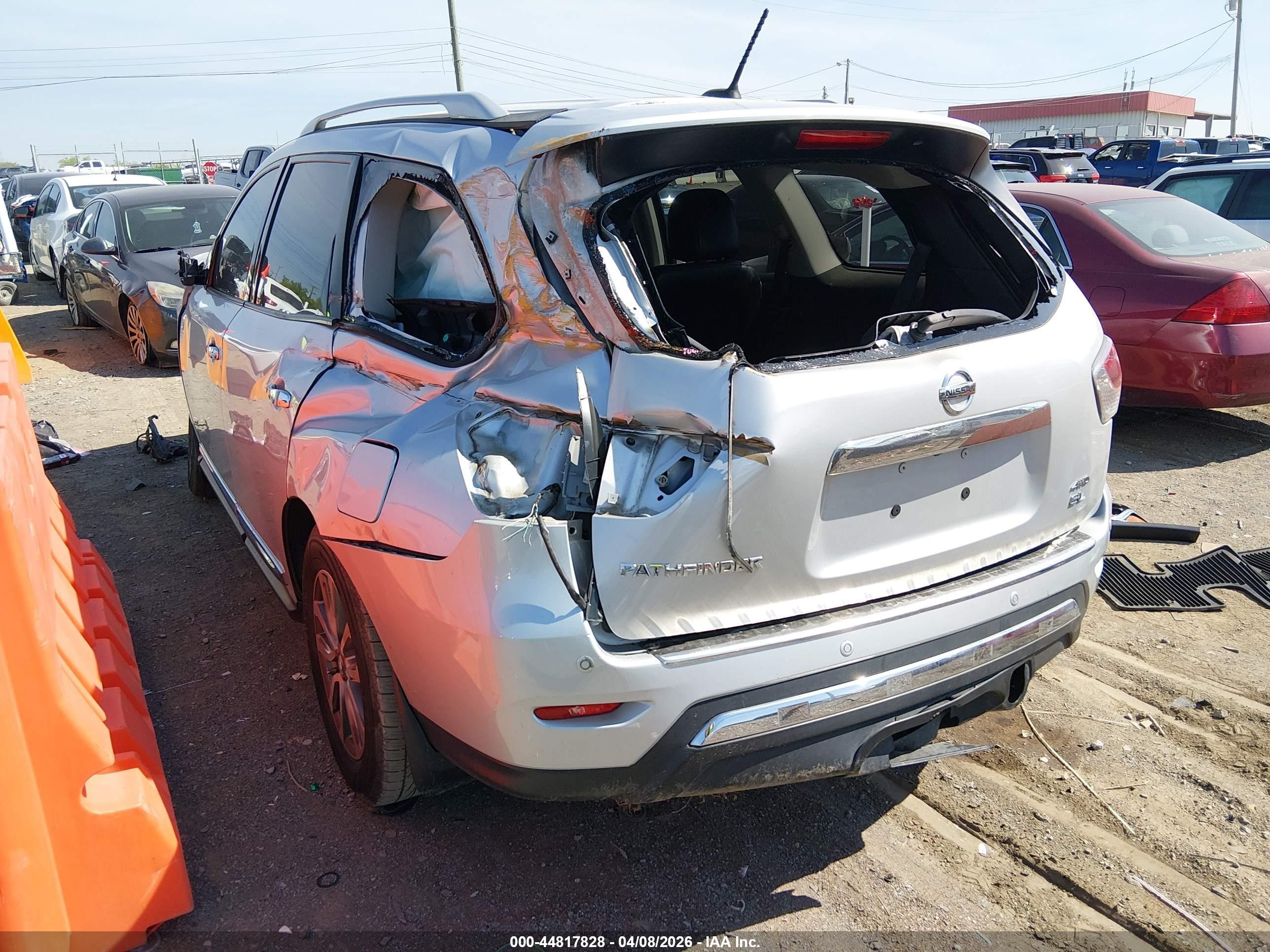 2014 Nissan Pathfinder Sl Silver vin: 5N1AR2MM3EC651580