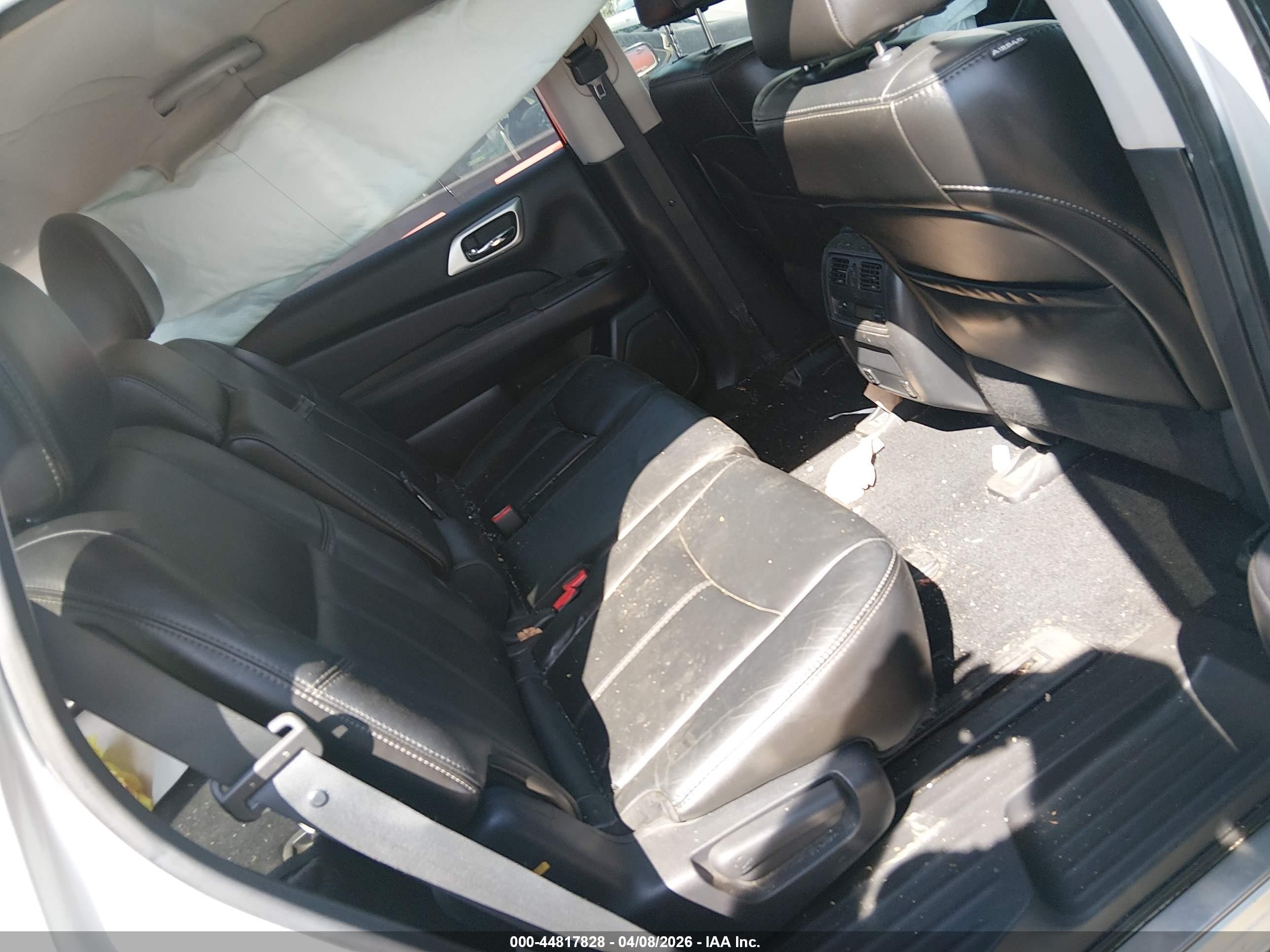 2014 Nissan Pathfinder Sl Silver vin: 5N1AR2MM3EC651580