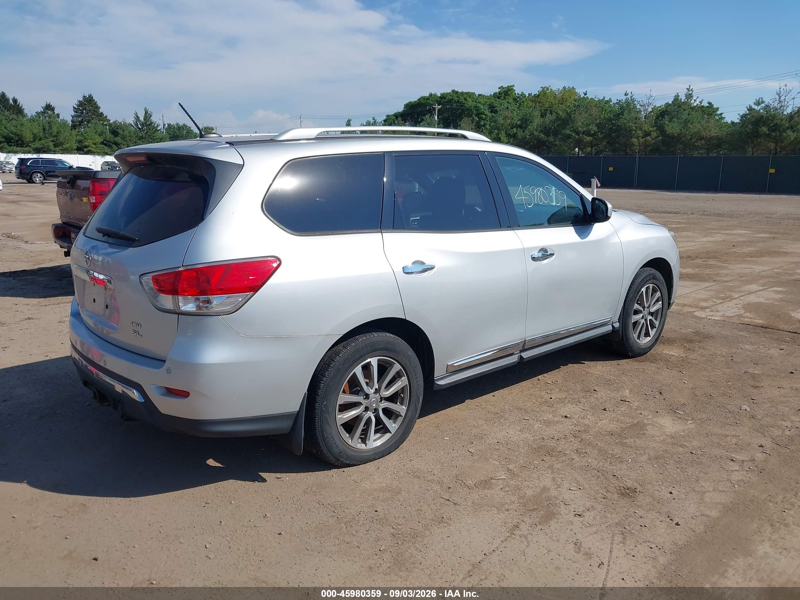 2014 Nissan Pathfinder Sl Silver vin: 5N1AR2MM3EC662935