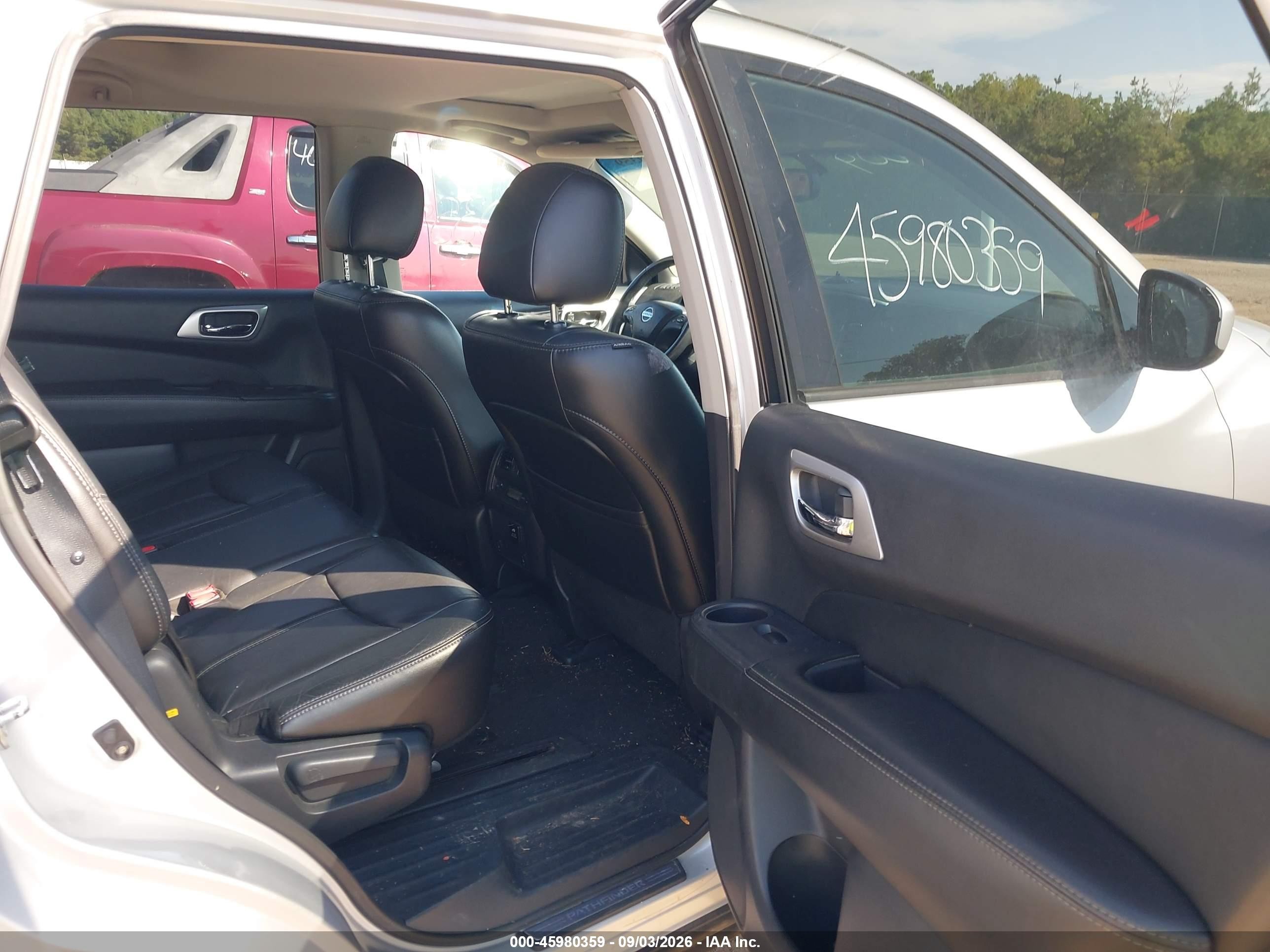 2014 Nissan Pathfinder Sl Silver vin: 5N1AR2MM3EC662935