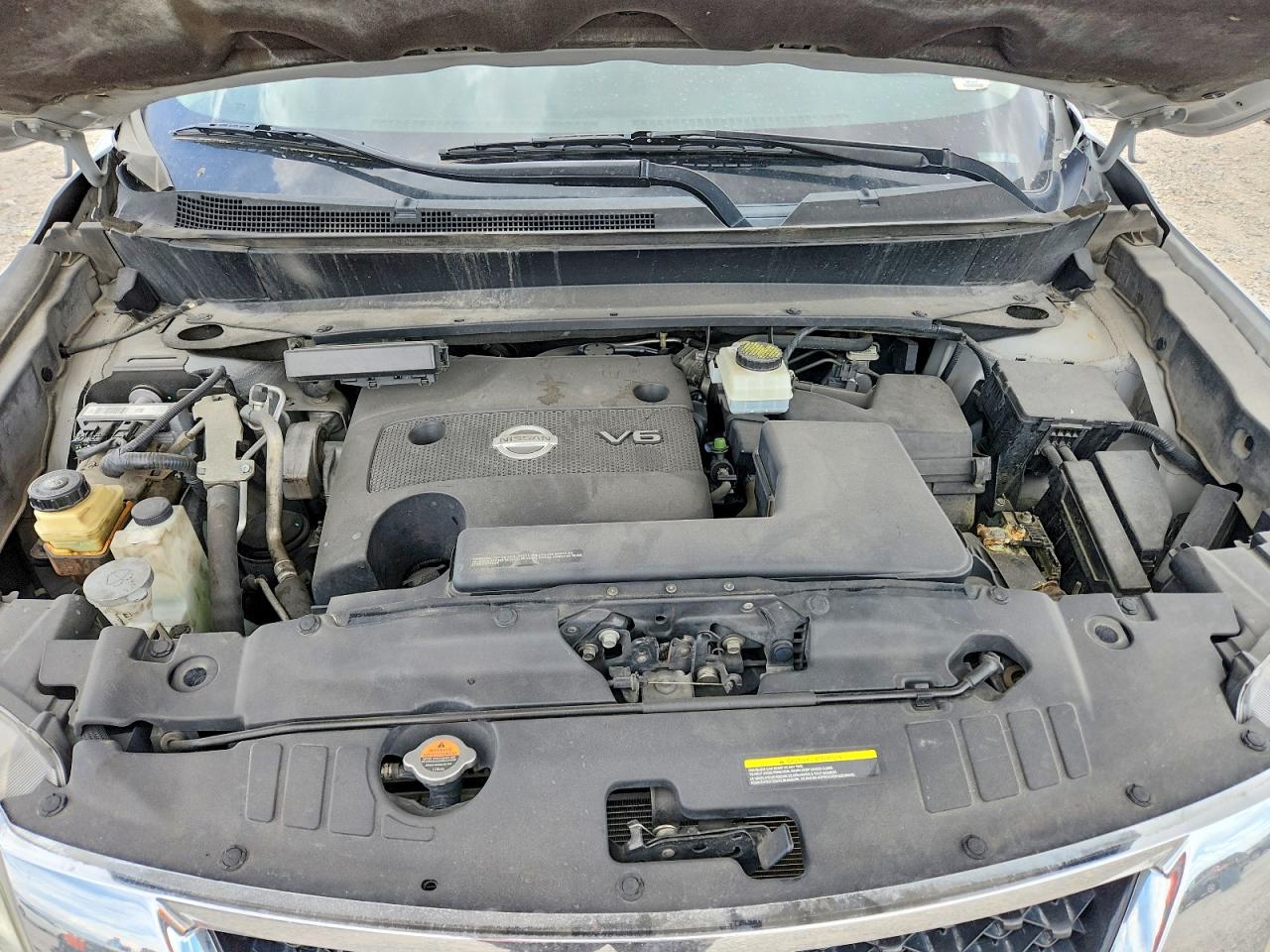 2014 Nissan Pathfinder S Silver vin: 5N1AR2MM3EC664474