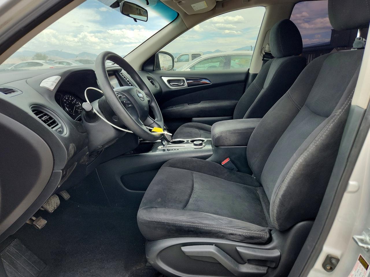 2014 Nissan Pathfinder S Silver vin: 5N1AR2MM3EC664474