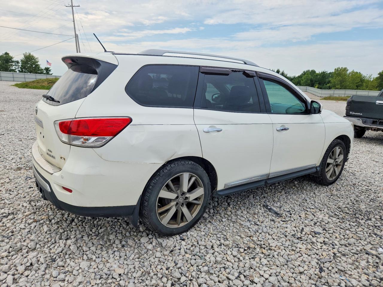 2014 Nissan Pathfinder S White vin: 5N1AR2MM3EC665480