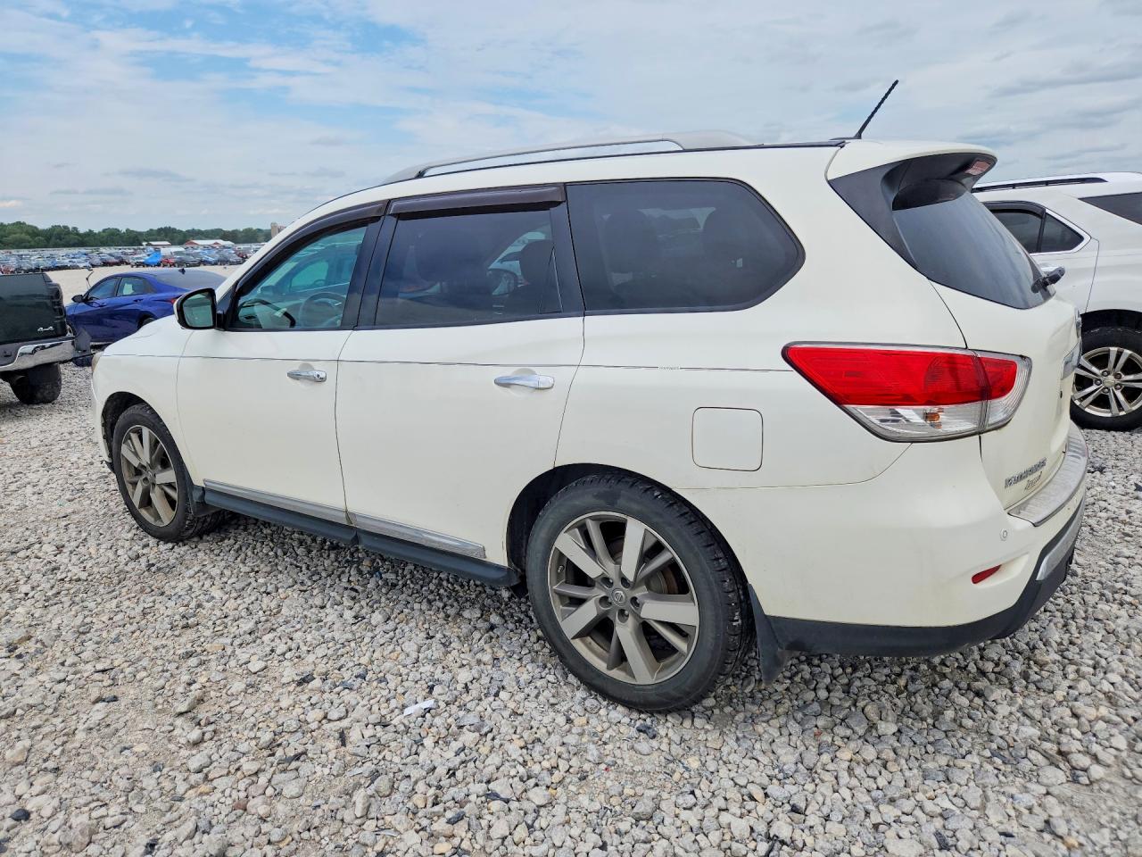 2014 Nissan Pathfinder S White vin: 5N1AR2MM3EC665480