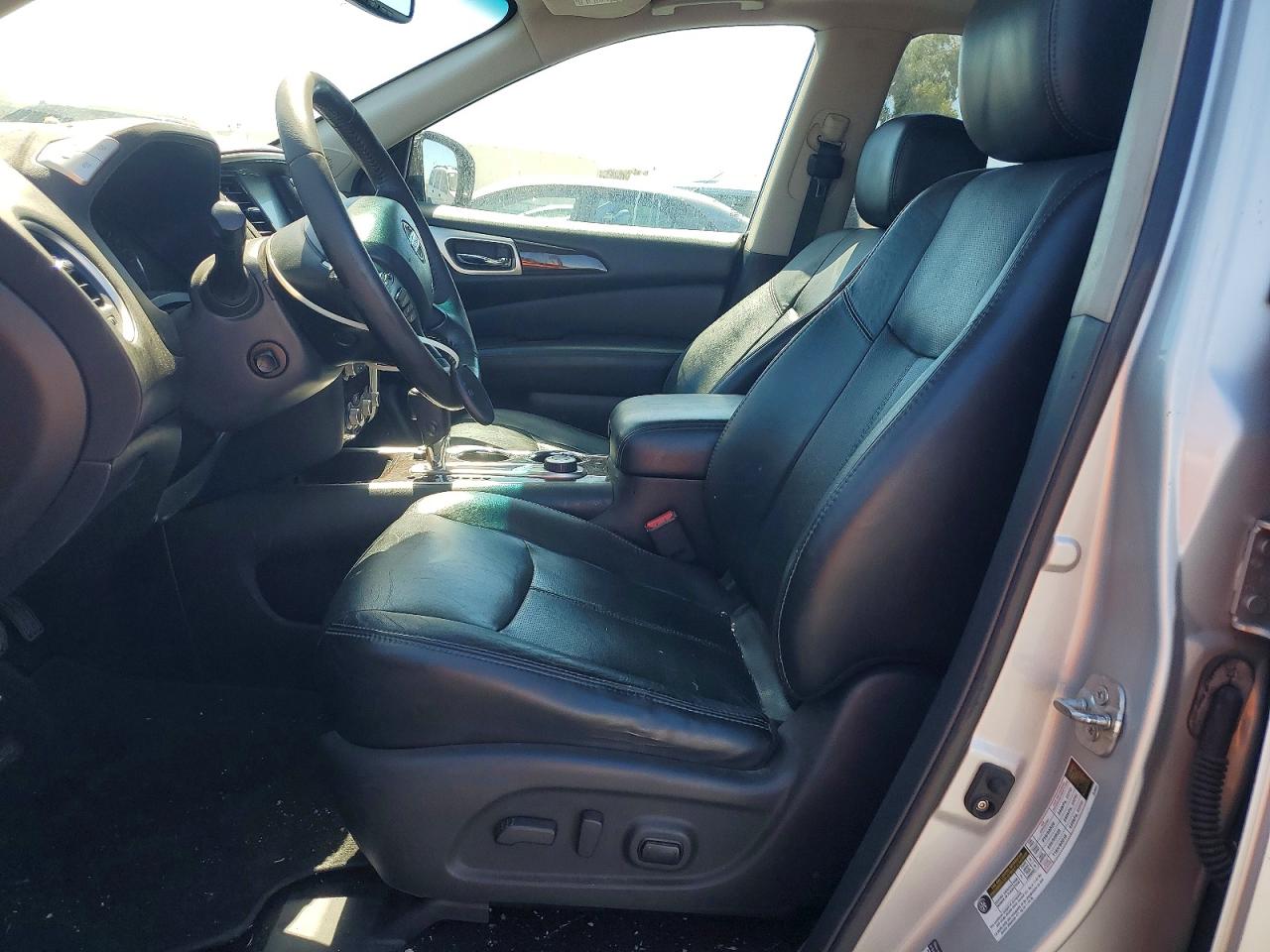2014 Nissan Pathfinder S Silver vin: 5N1AR2MM3EC672008