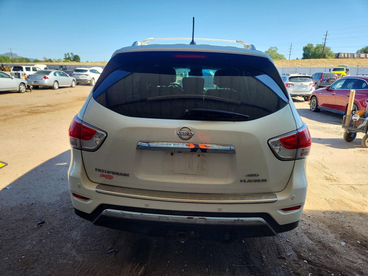 2014 Nissan Pathfinder Platinum White vin: 5N1AR2MM3EC677340