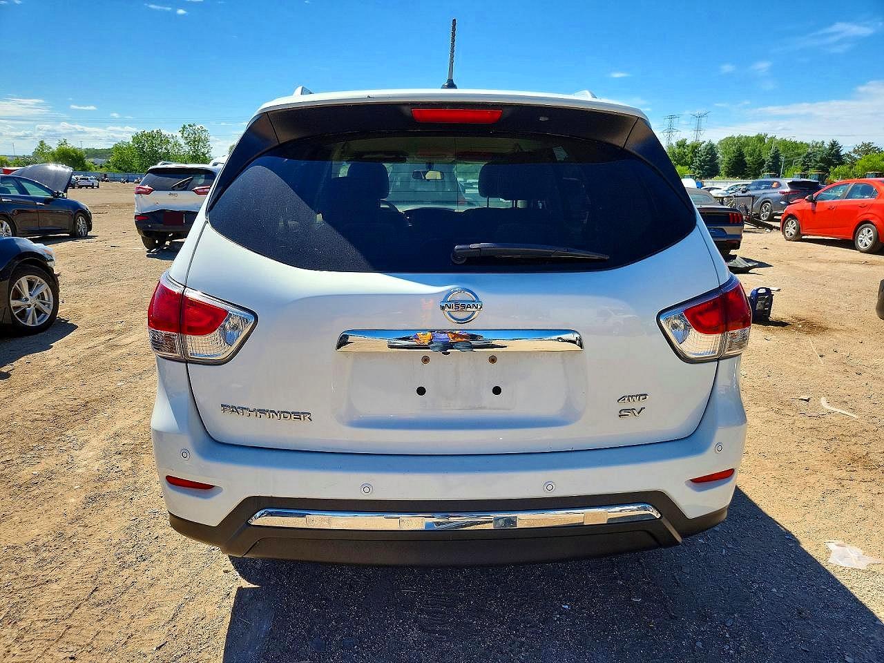 2014 Nissan Pathfinder Sv White vin: 5N1AR2MM3EC680271