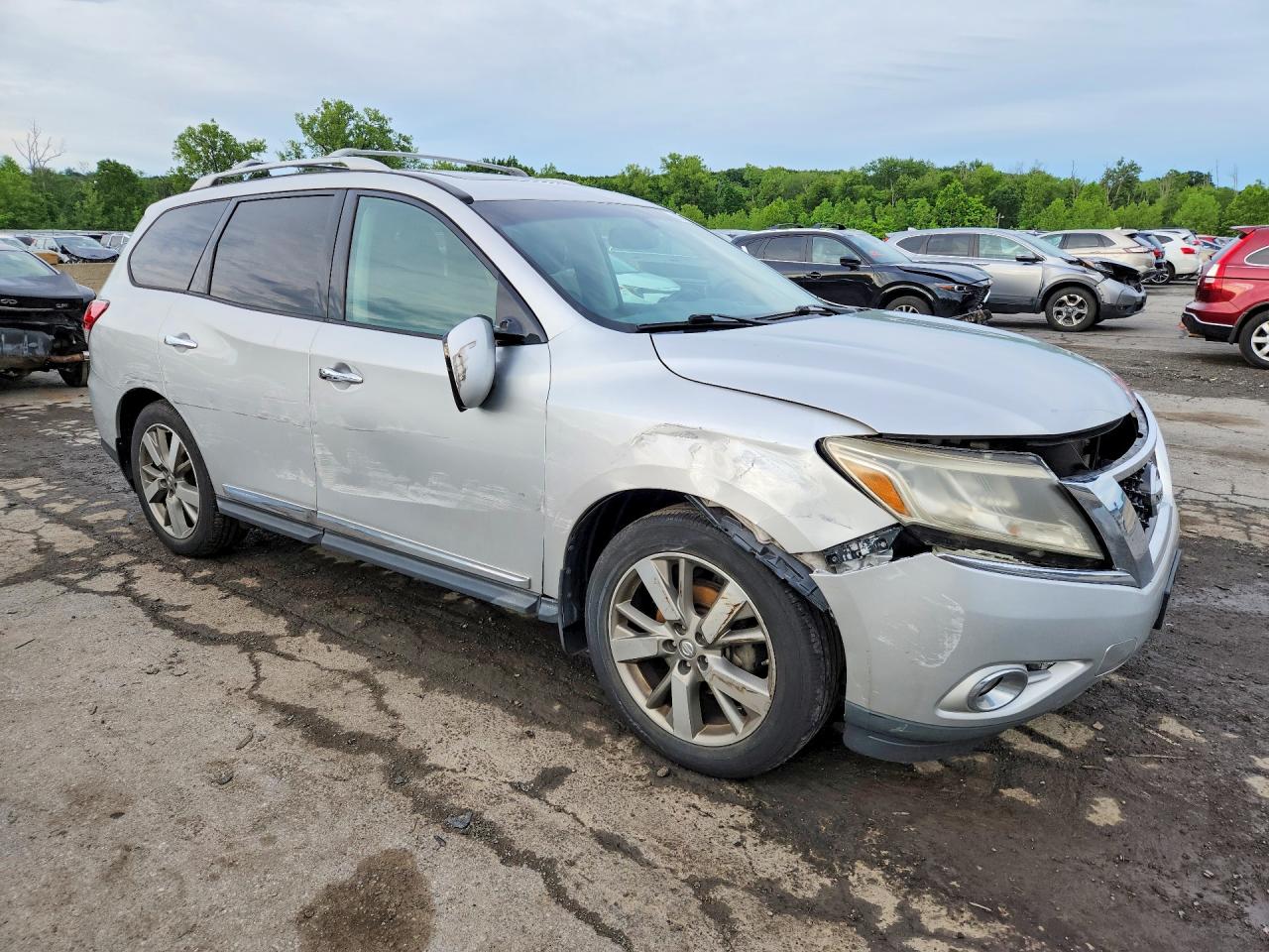 2014 Nissan Pathfinder S Silver vin: 5N1AR2MM3EC690671