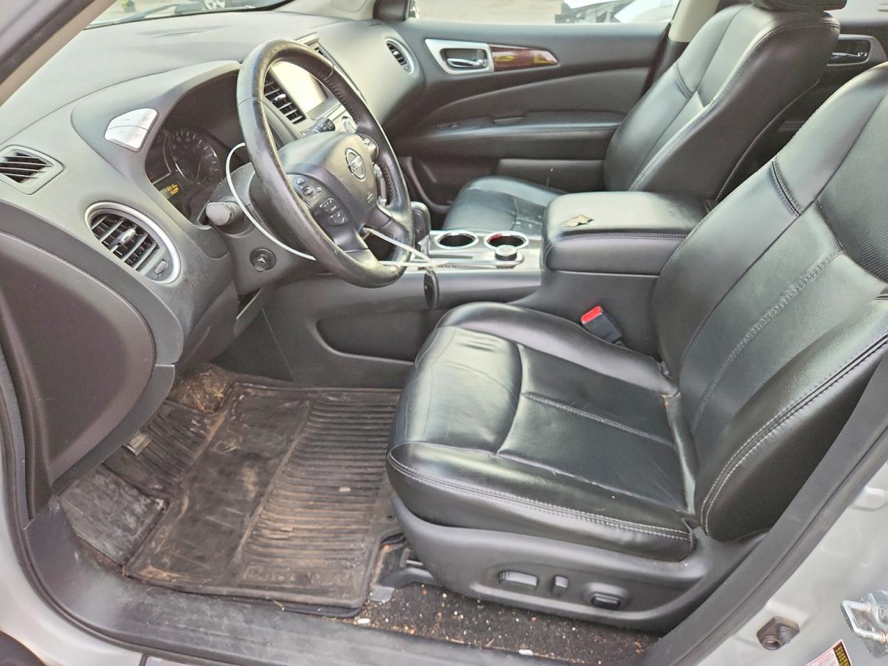 2014 Nissan Pathfinder S Silver vin: 5N1AR2MM3EC690671