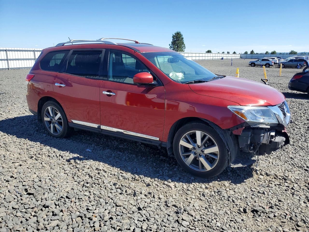 2014 Nissan Pathfinder S Red vin: 5N1AR2MM3EC730540