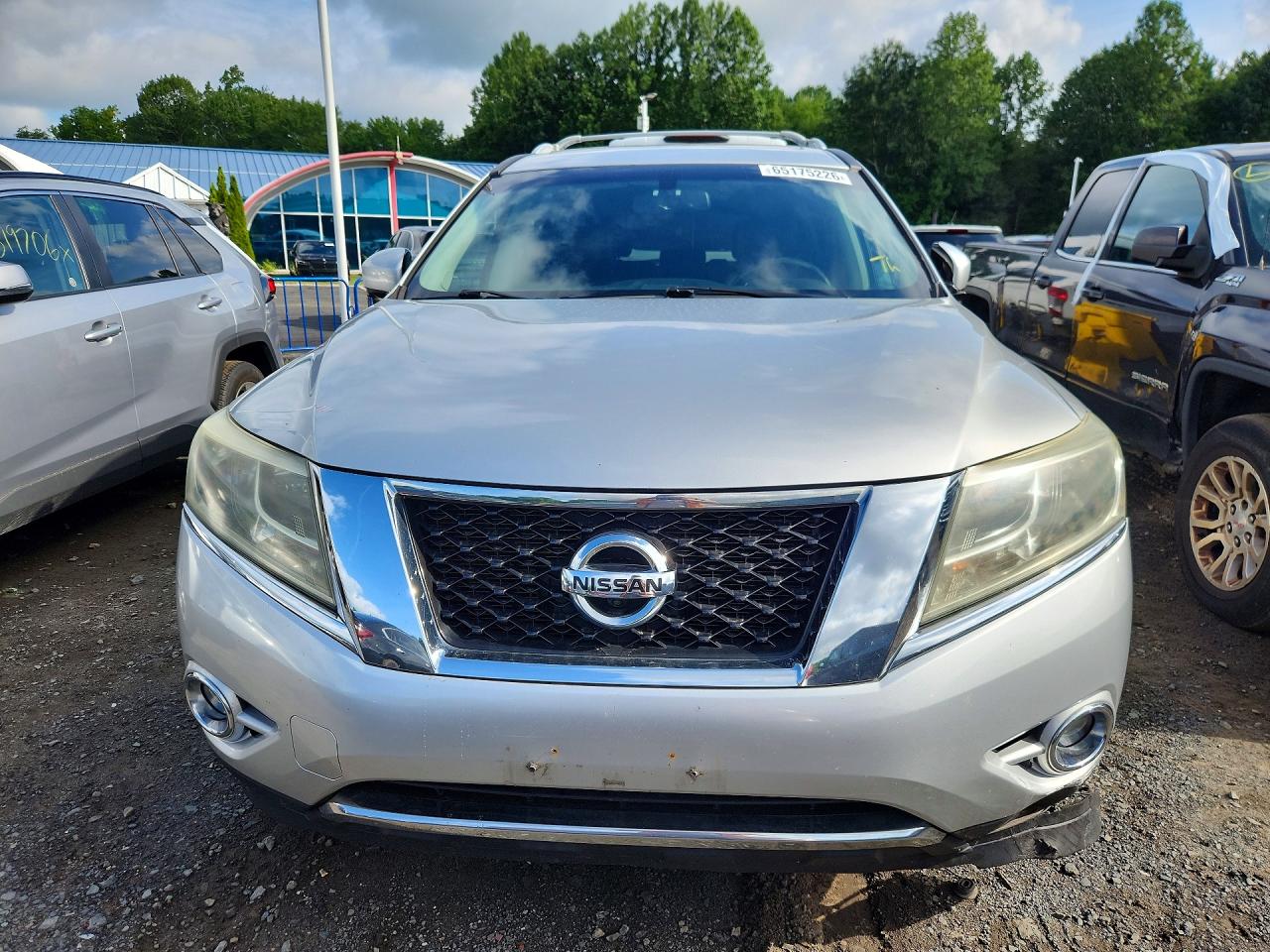 2014 Nissan Pathfinder S Silver vin: 5N1AR2MM3EC735771