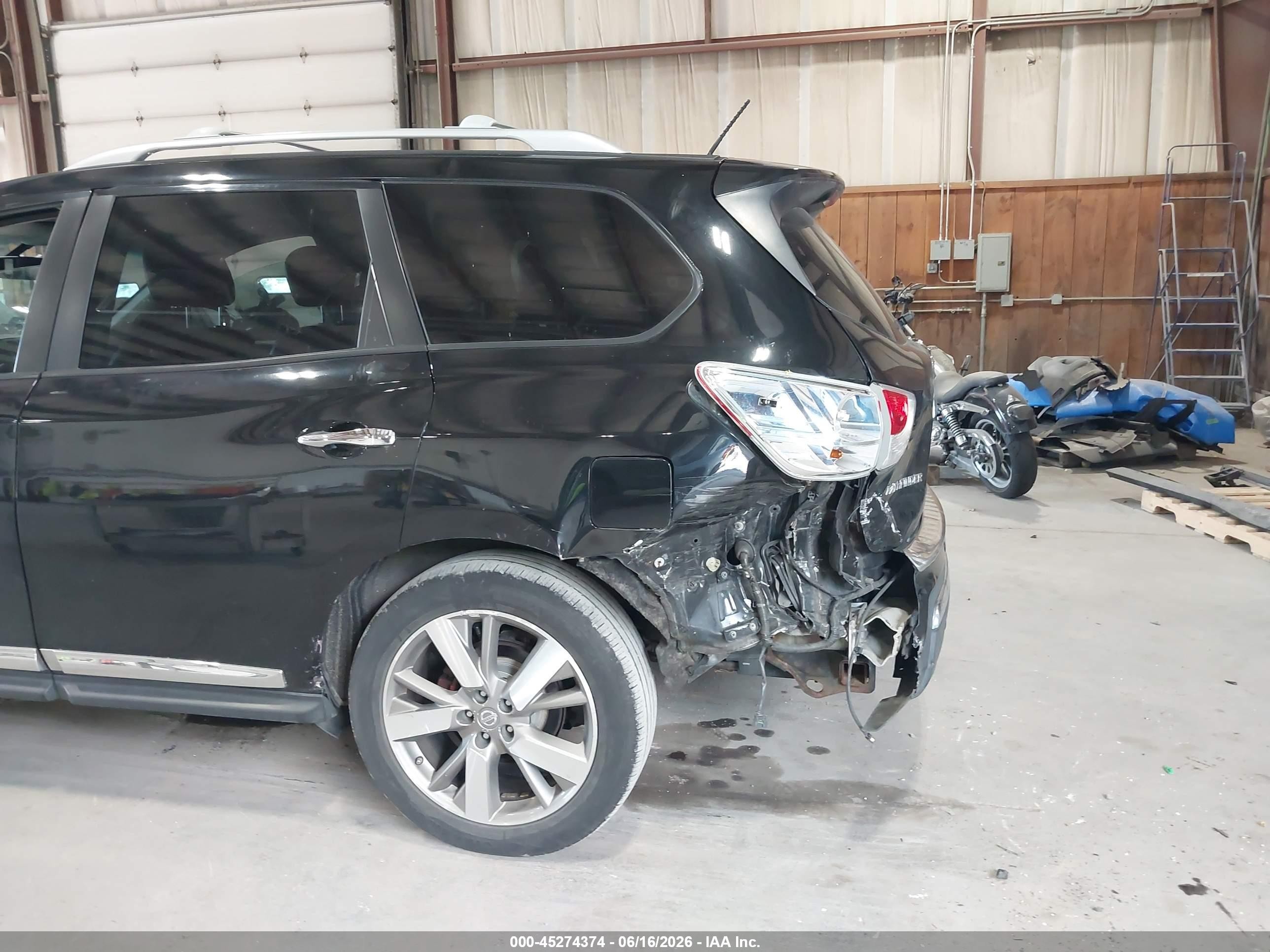 2015 Nissan Pathfinder Platinum Black vin: 5N1AR2MM3FC605118