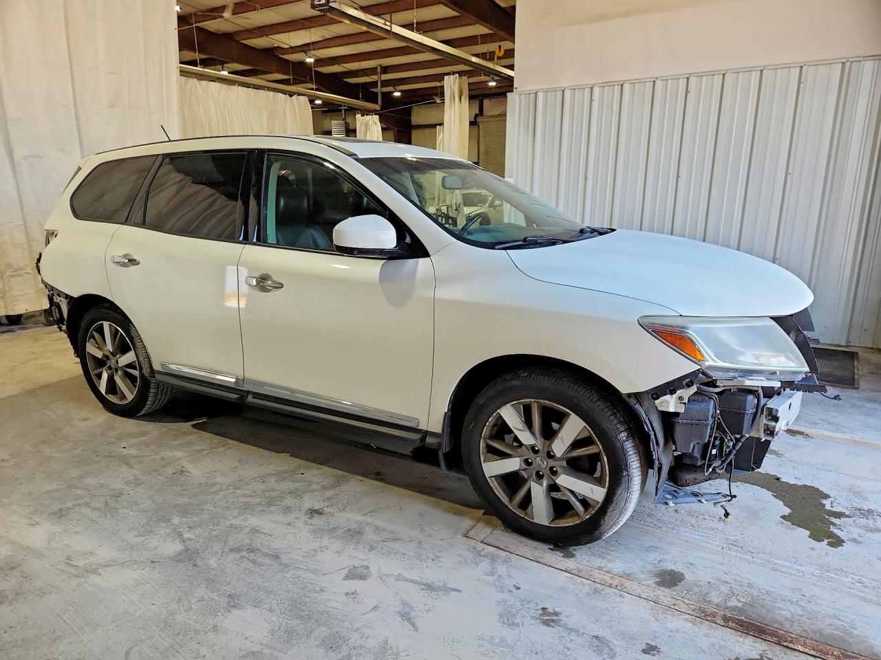 2015 Nissan Pathfinder S/sv/sl/platinum White vin: 5N1AR2MM3FC618855