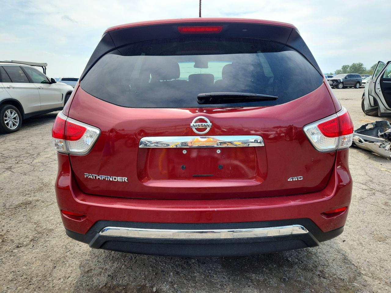 2015 Nissan Pathfinder S Red vin: 5N1AR2MM3FC619617