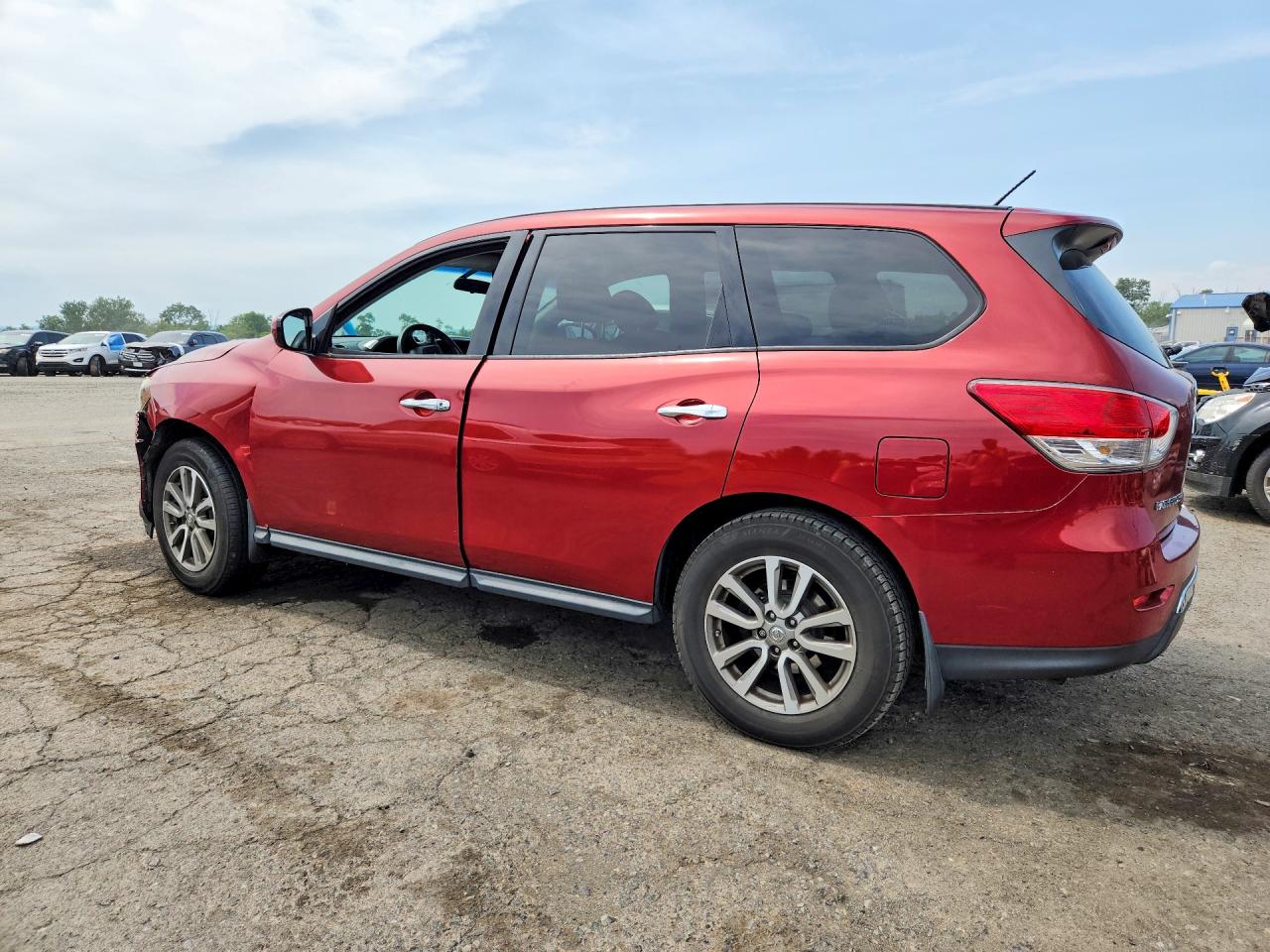 2015 Nissan Pathfinder S Red vin: 5N1AR2MM3FC619617