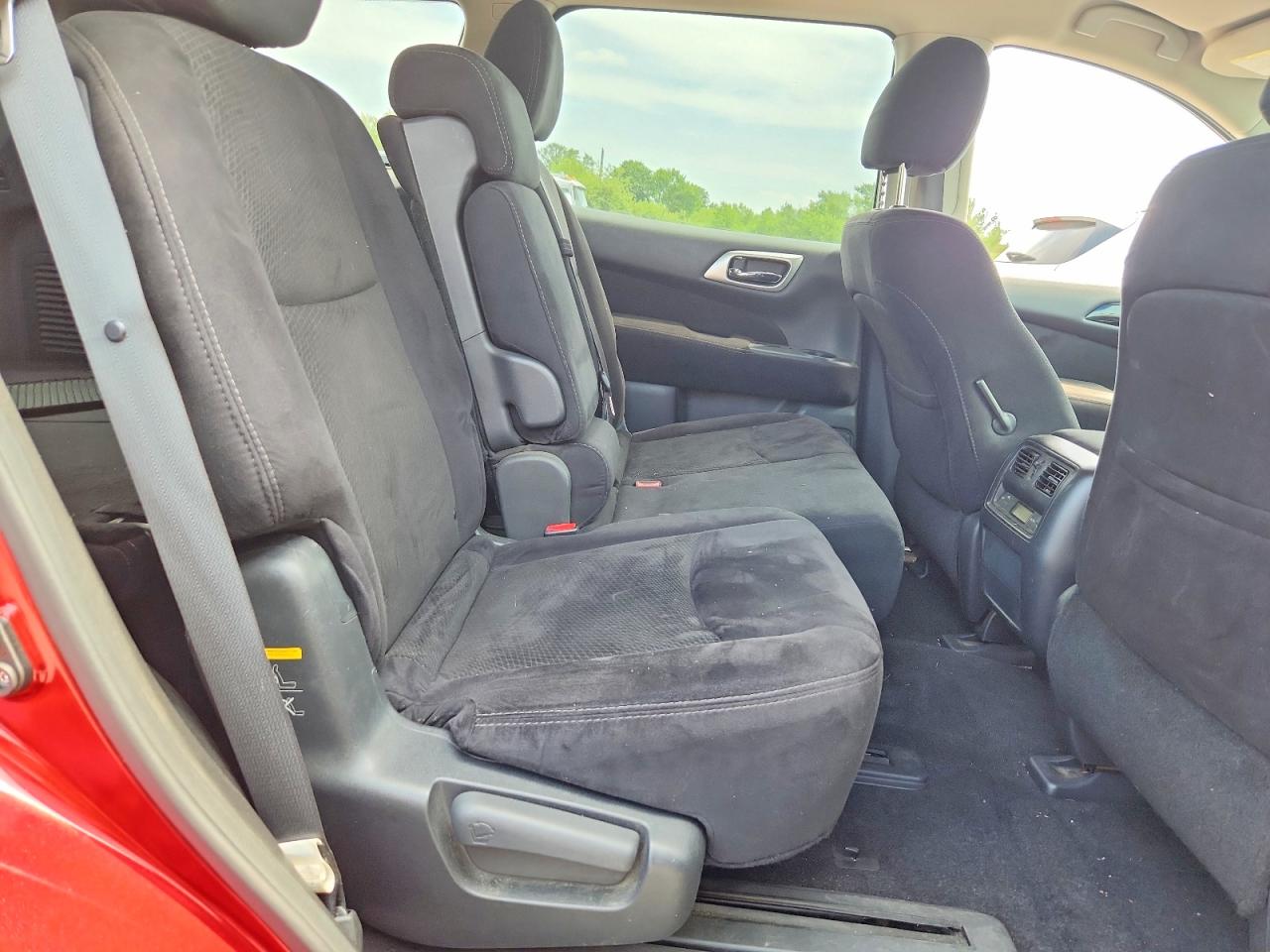 2015 Nissan Pathfinder S Red vin: 5N1AR2MM3FC619617