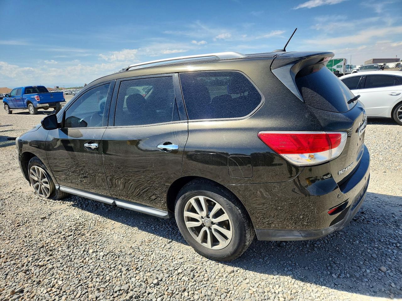 2015 Nissan Pathfinder Sv Green vin: 5N1AR2MM3FC635705