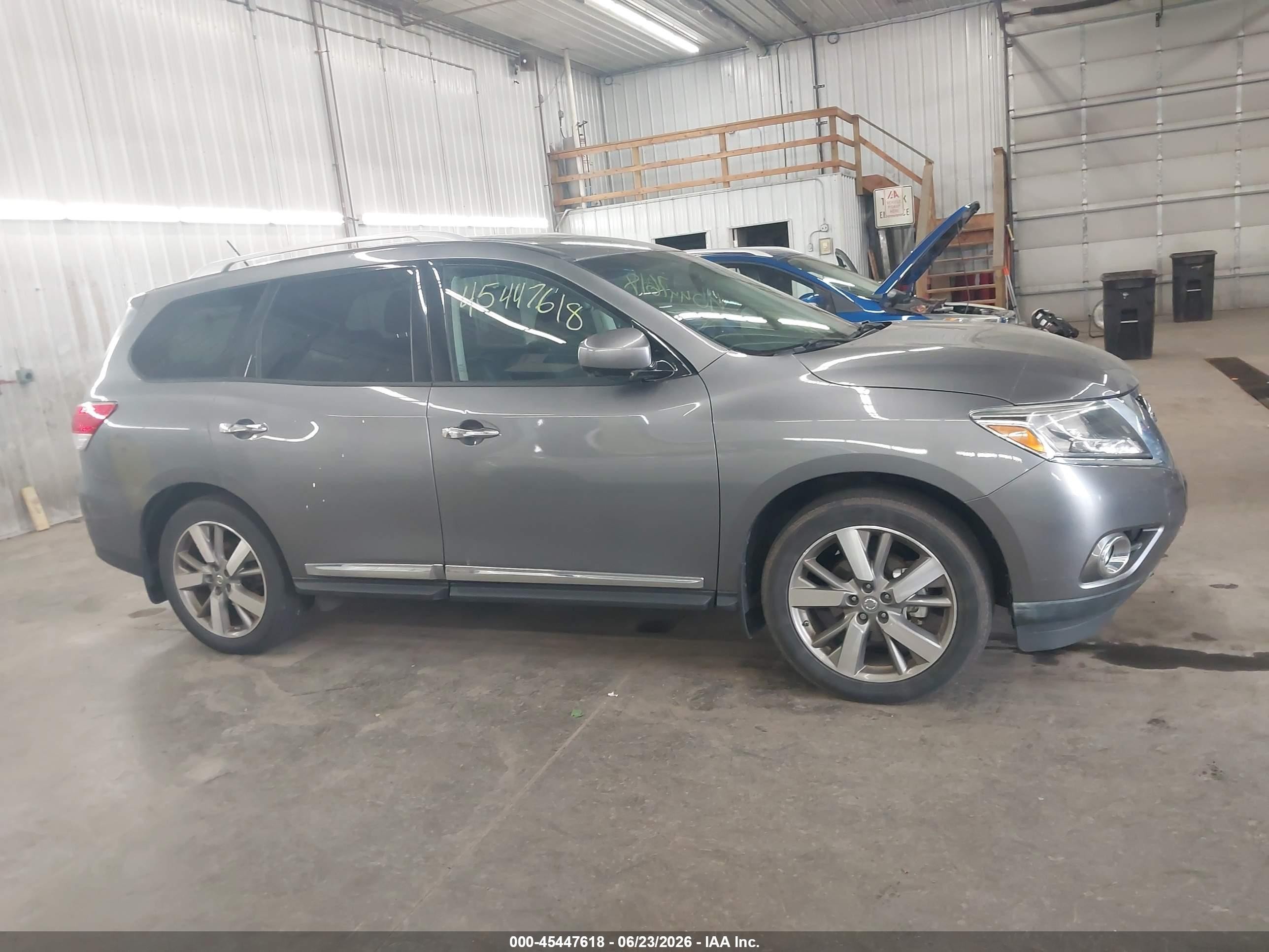 2015 Nissan Pathfinder Platinum/s/sl/sv Gray vin: 5N1AR2MM3FC642203