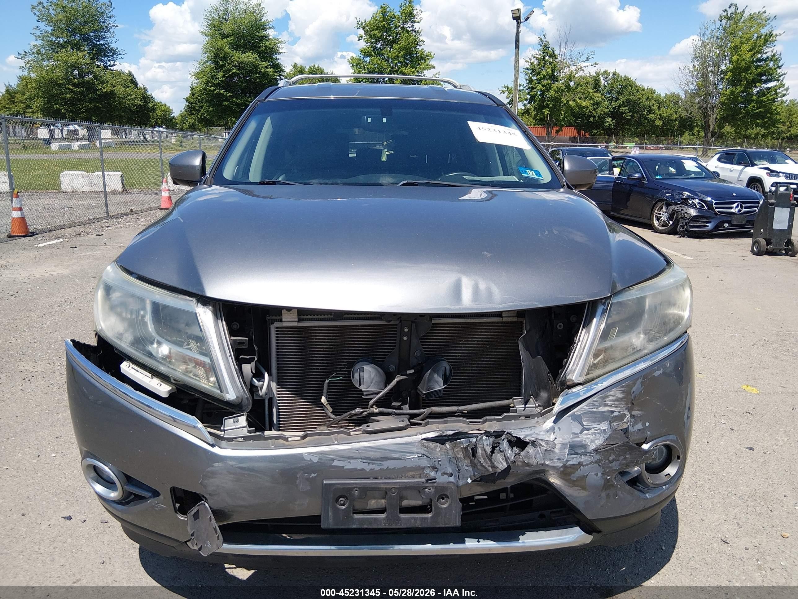 2015 Nissan Pathfinder Sl Серый vin: 5N1AR2MM3FC663312