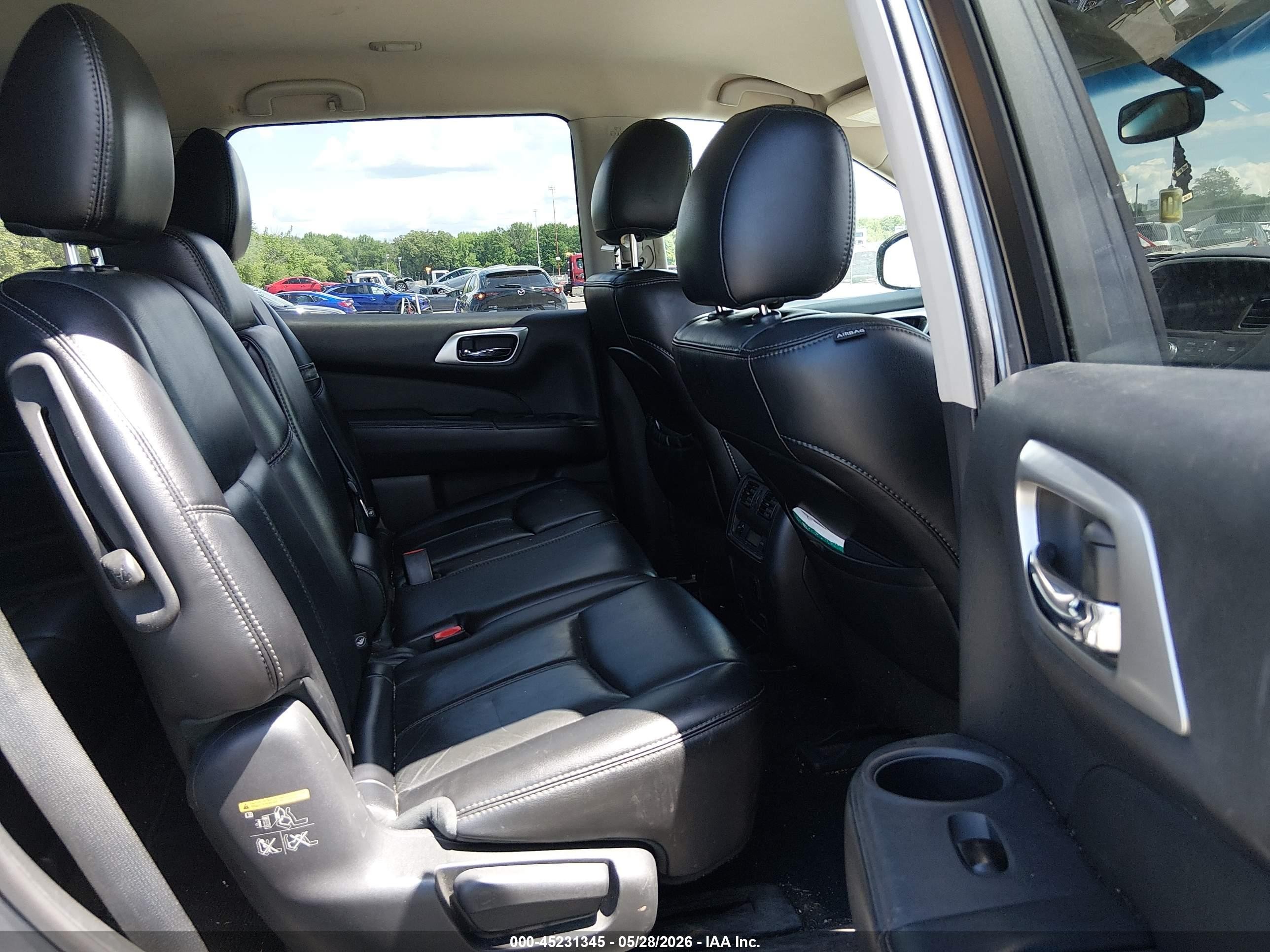 2015 Nissan Pathfinder Sl Серый vin: 5N1AR2MM3FC663312