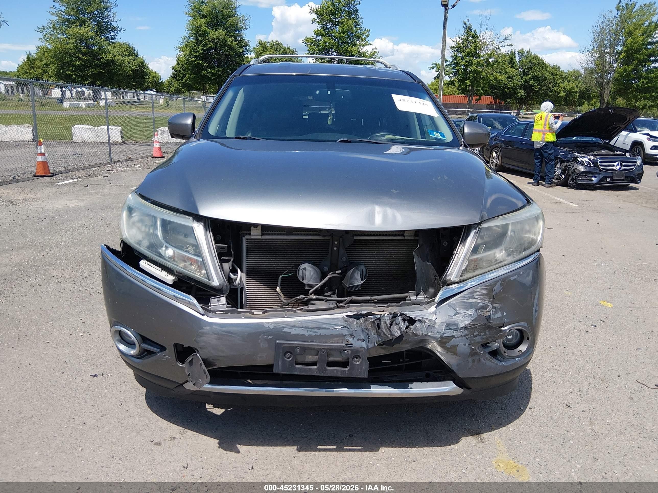 2015 Nissan Pathfinder Sl Серый vin: 5N1AR2MM3FC663312