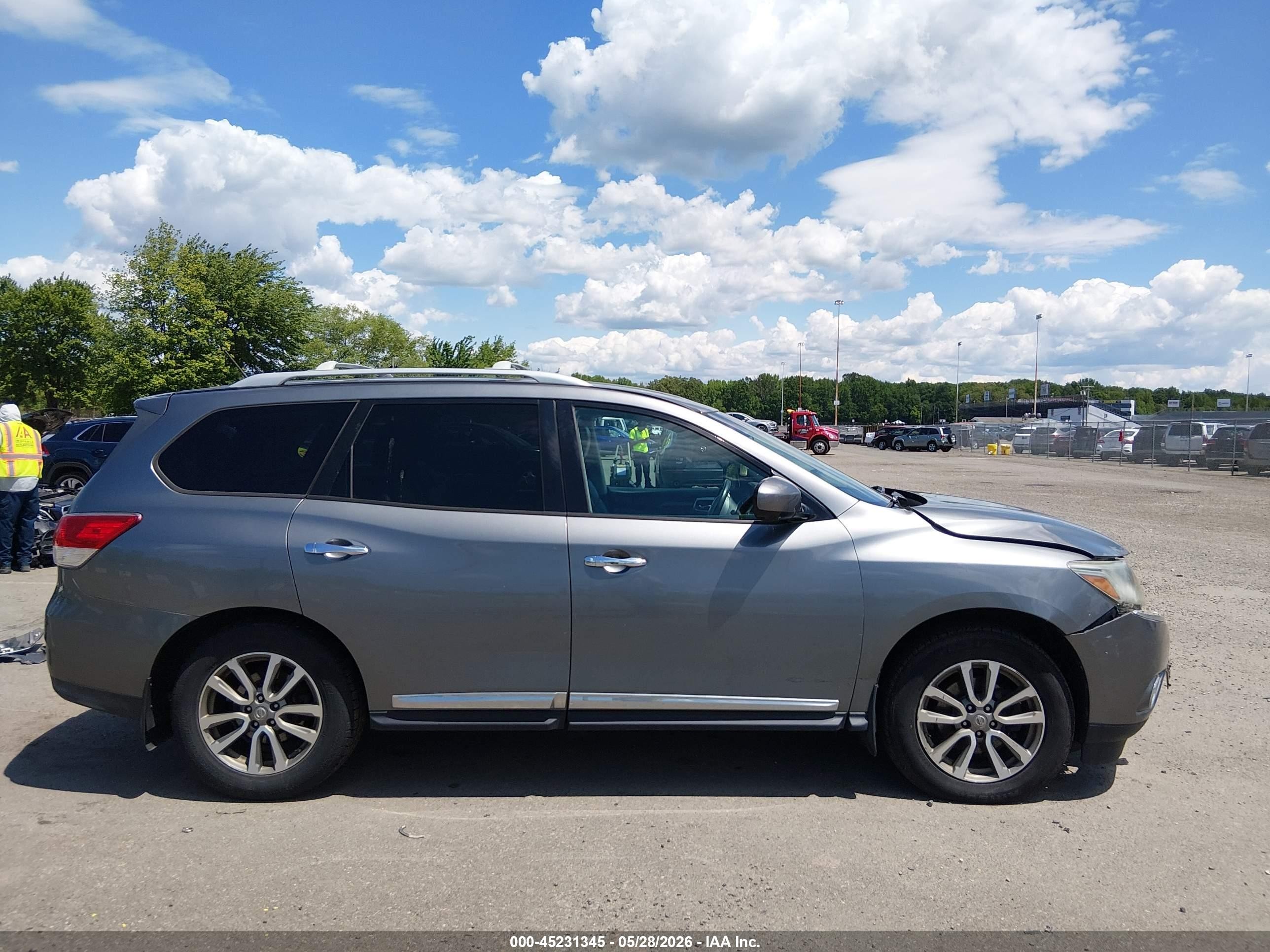 2015 Nissan Pathfinder Sl Серый vin: 5N1AR2MM3FC663312