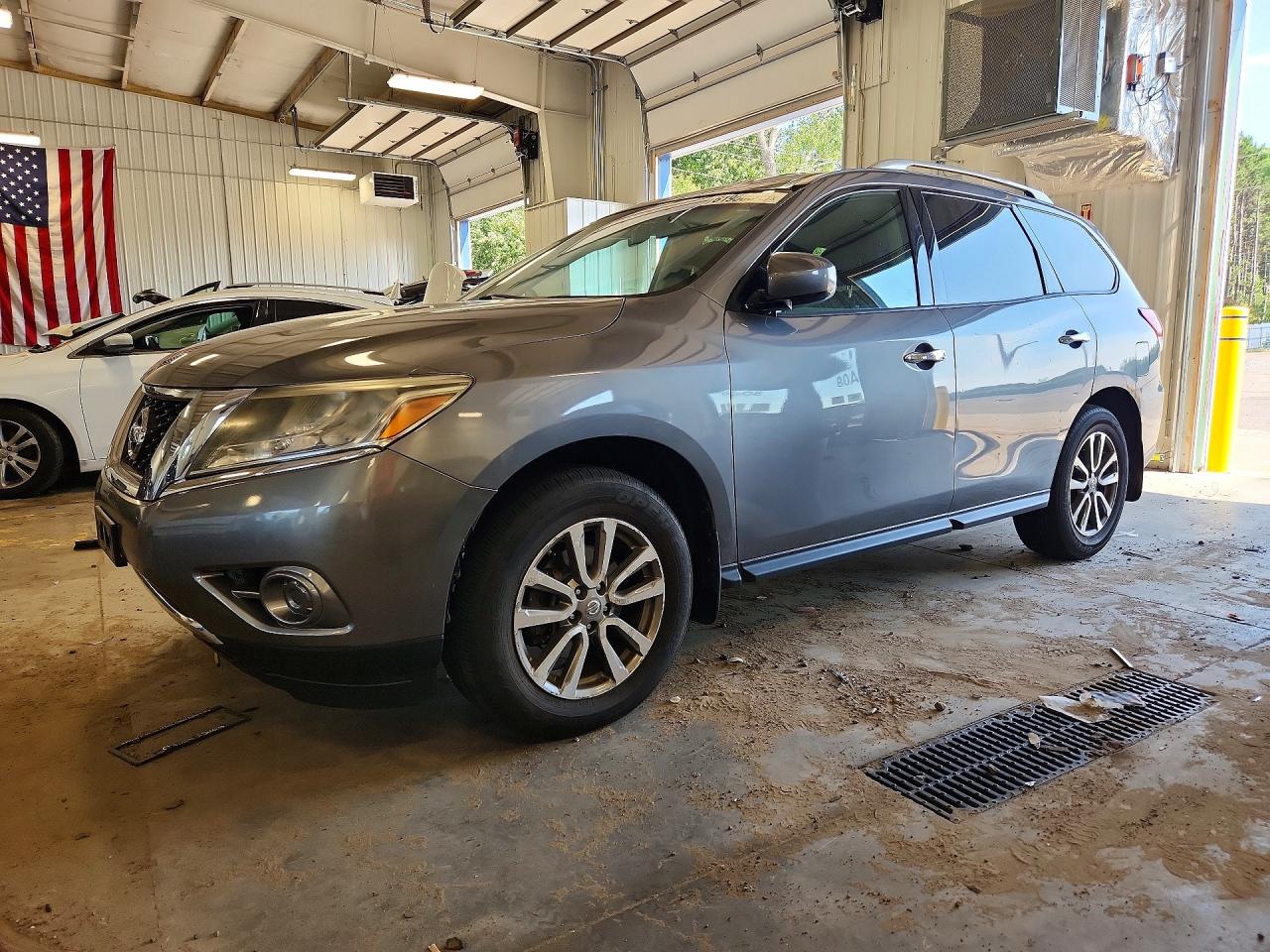 2015 Nissan Pathfinder S Серый vin: 5N1AR2MM3FC673631