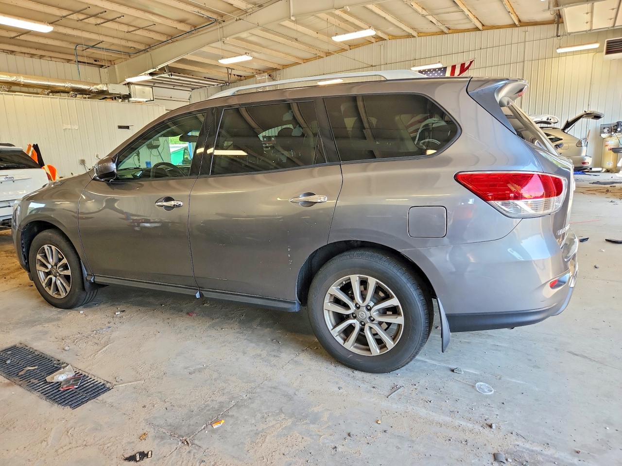 2015 Nissan Pathfinder S Gray vin: 5N1AR2MM3FC673631