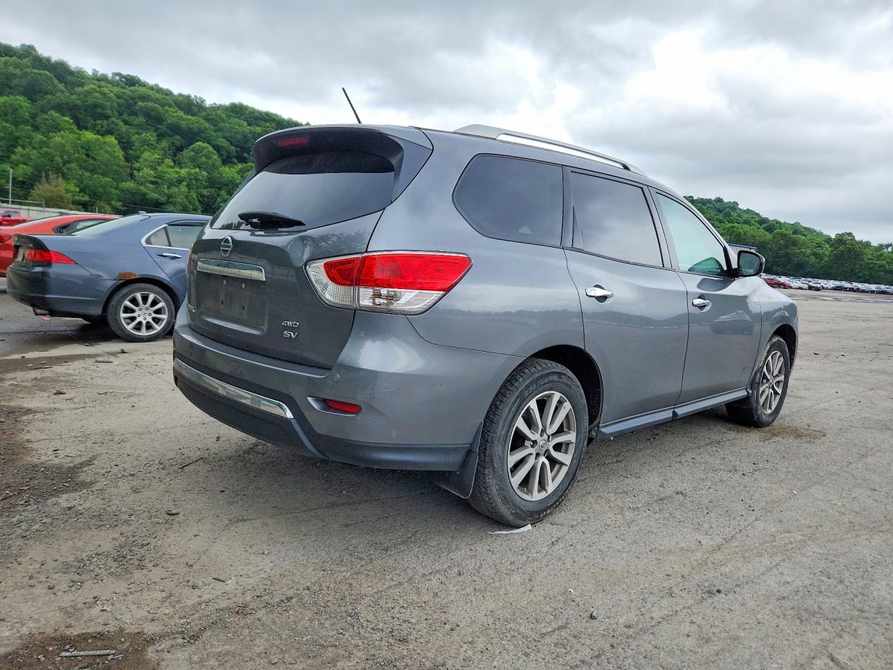 2015 Nissan Pathfinder Sv Gray vin: 5N1AR2MM3FC689747