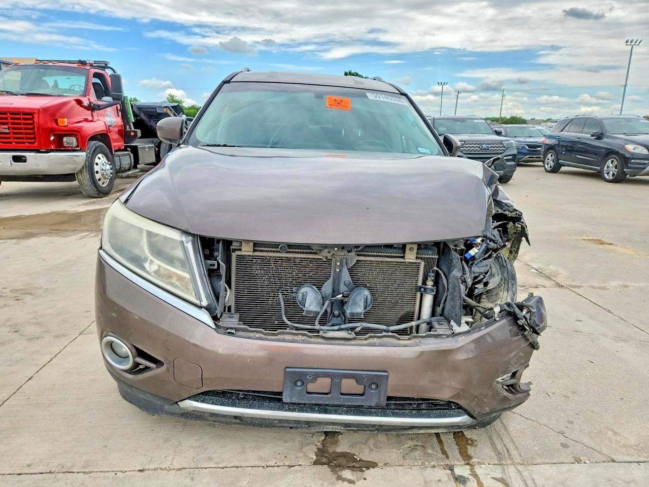2015 Nissan Pathfinder Sv Tan vin: 5N1AR2MM3FC715988