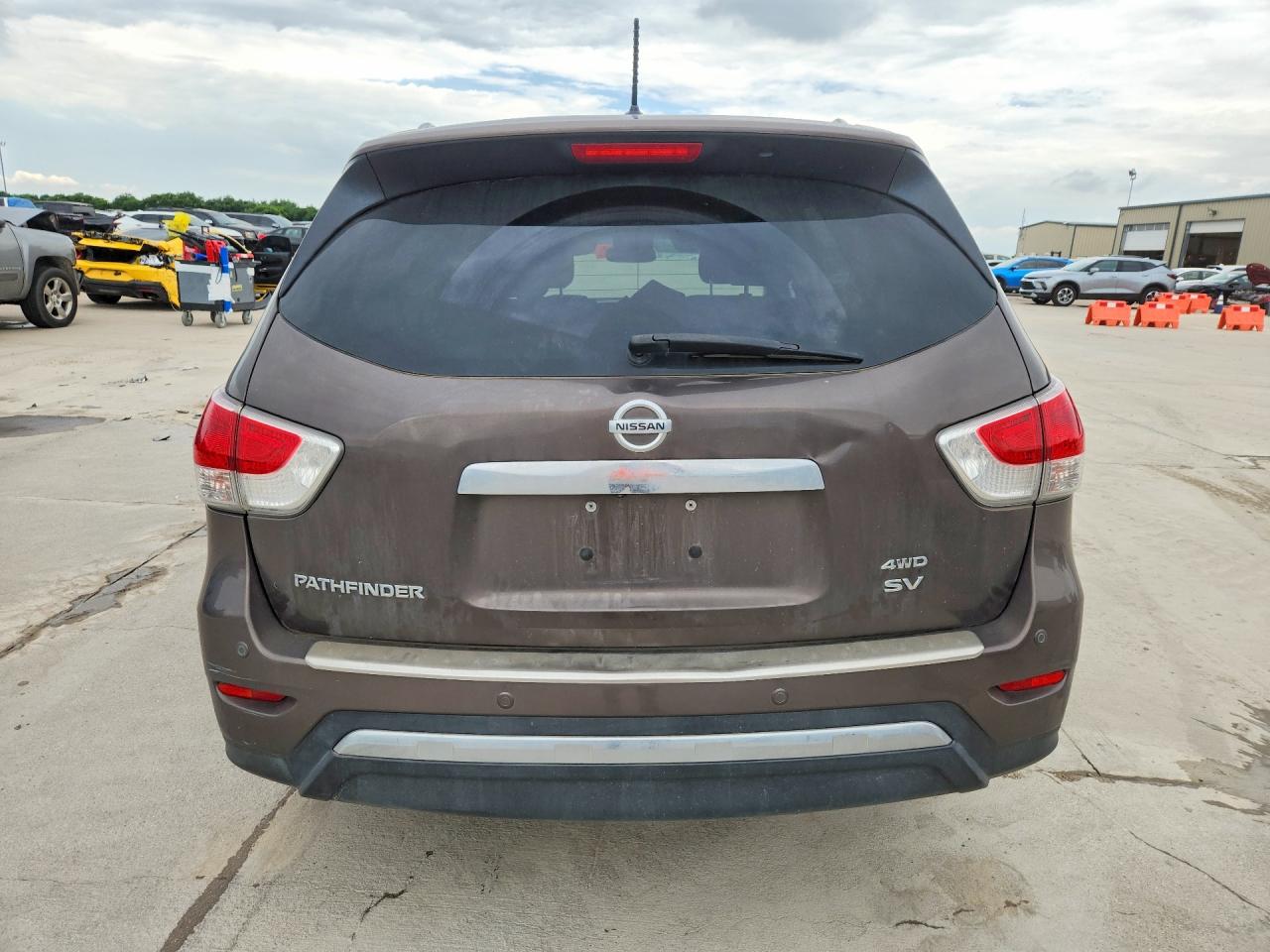 2015 Nissan Pathfinder Sv Tan vin: 5N1AR2MM3FC715988