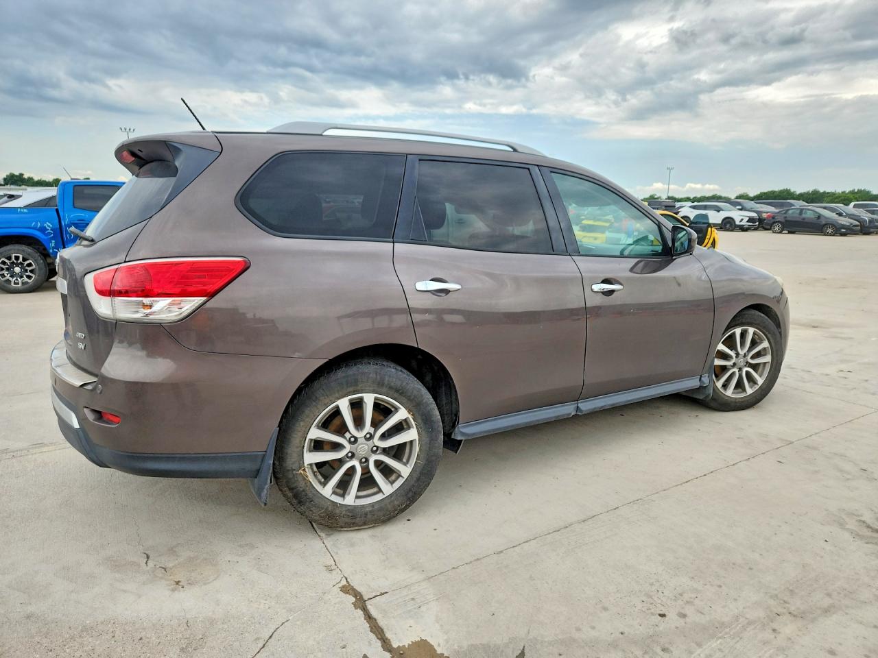 2015 Nissan Pathfinder Sv Tan vin: 5N1AR2MM3FC715988