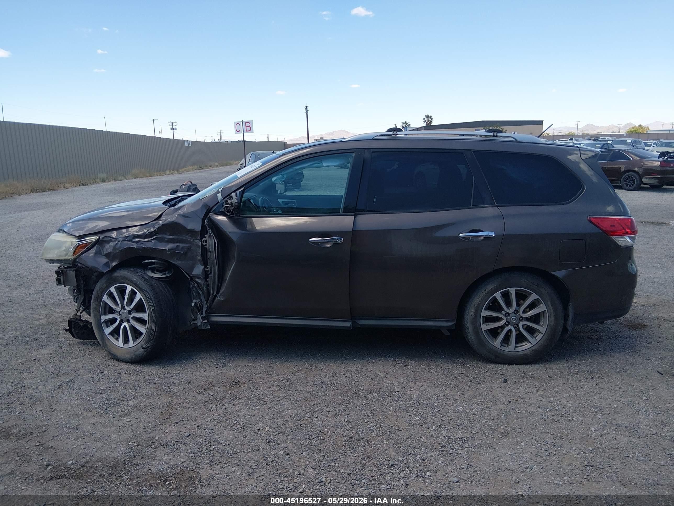 2015 Nissan Pathfinder S Brown vin: 5N1AR2MM3FC716820