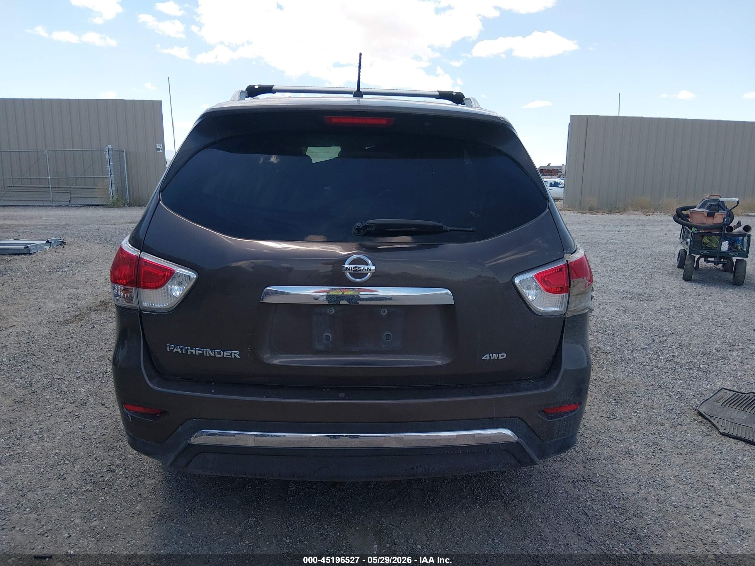 2015 Nissan Pathfinder S Brown vin: 5N1AR2MM3FC716820
