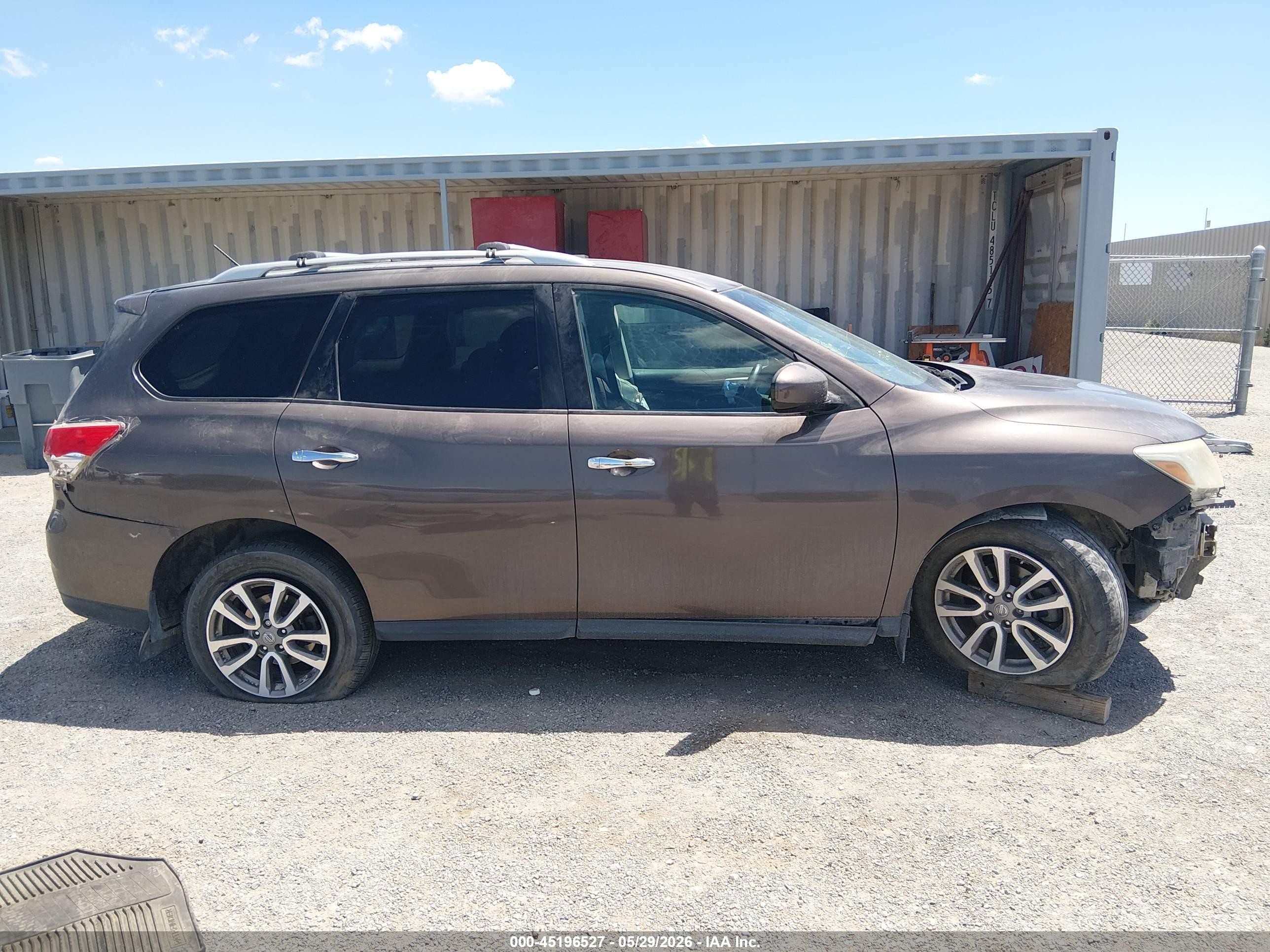 2015 Nissan Pathfinder S Brown vin: 5N1AR2MM3FC716820