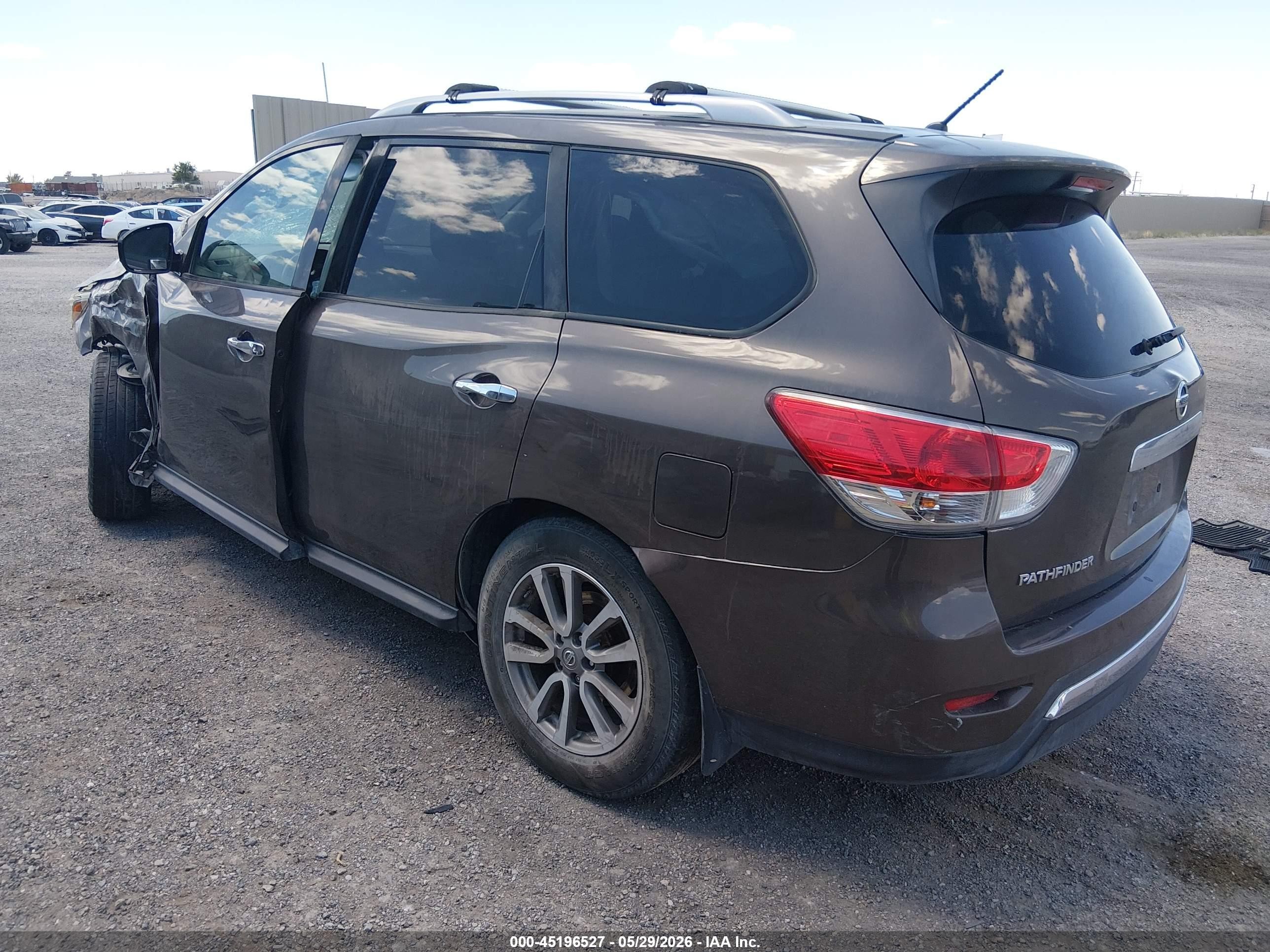 2015 Nissan Pathfinder S Brown vin: 5N1AR2MM3FC716820