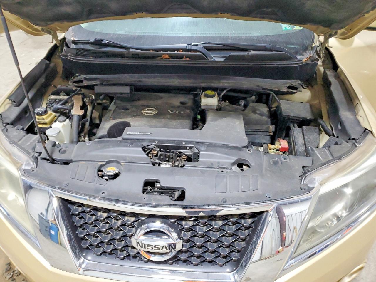 2013 Nissan Pathfinder S Gold vin: 5N1AR2MM4DC611877