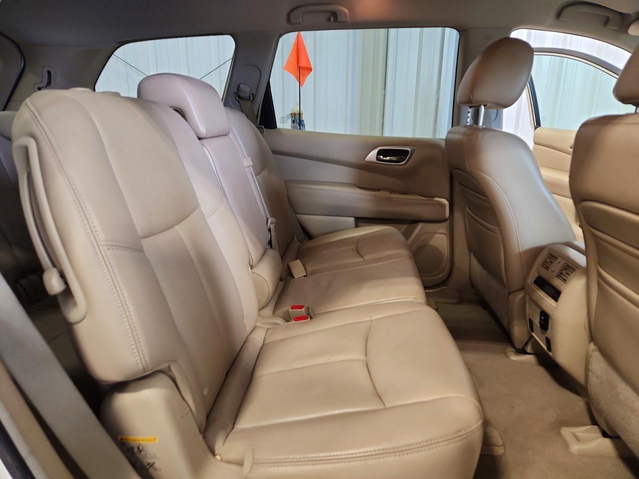 2013 Nissan Pathfinder S White vin: 5N1AR2MM4DC661484